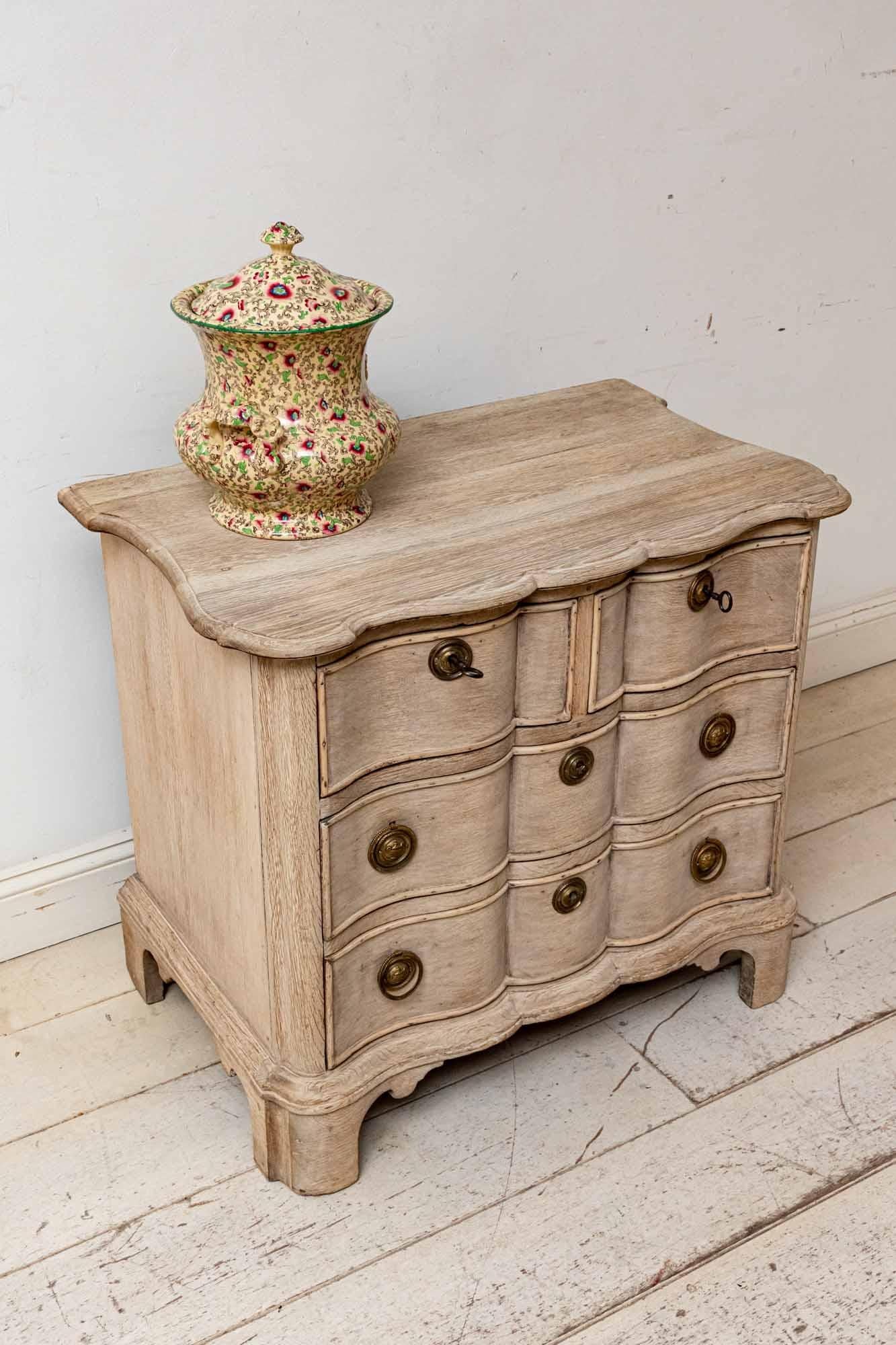 Baroque Late 18th Century Dutch Oak Four-Drawer Undulating Front Commode