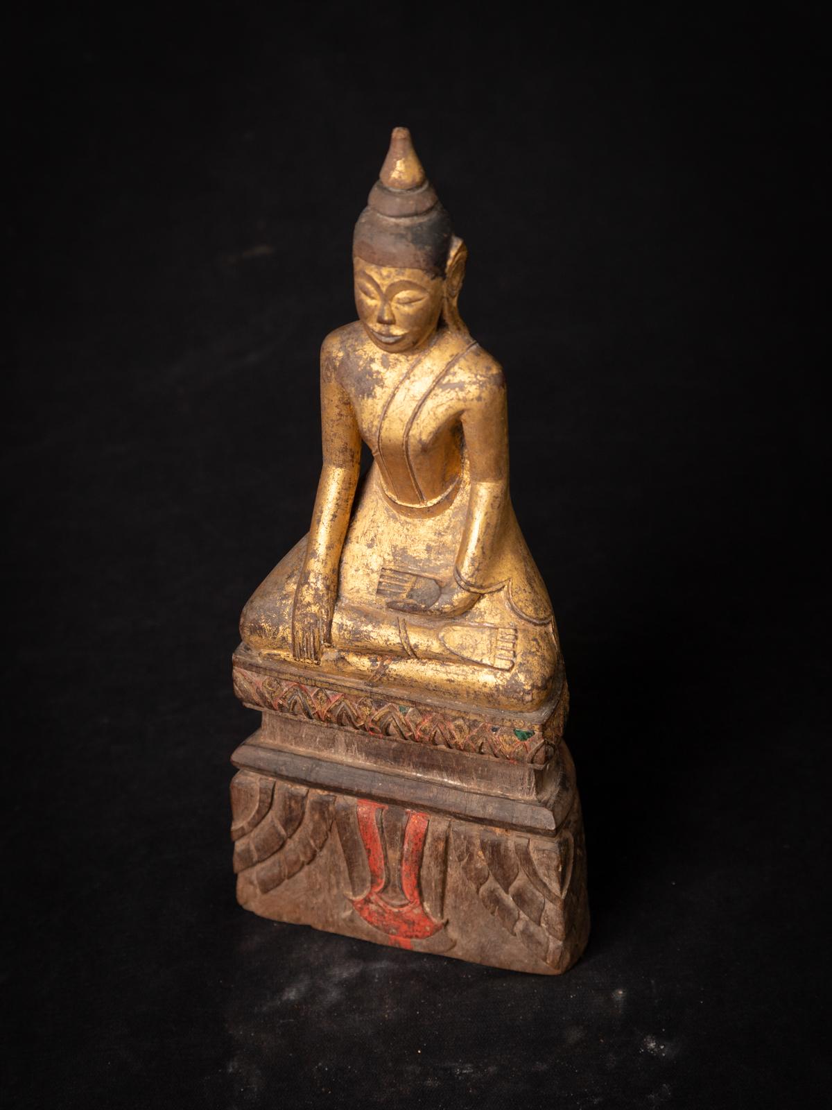 Late 18th Century - Early 19th Century Antique wooden Thai Buddha statue 9