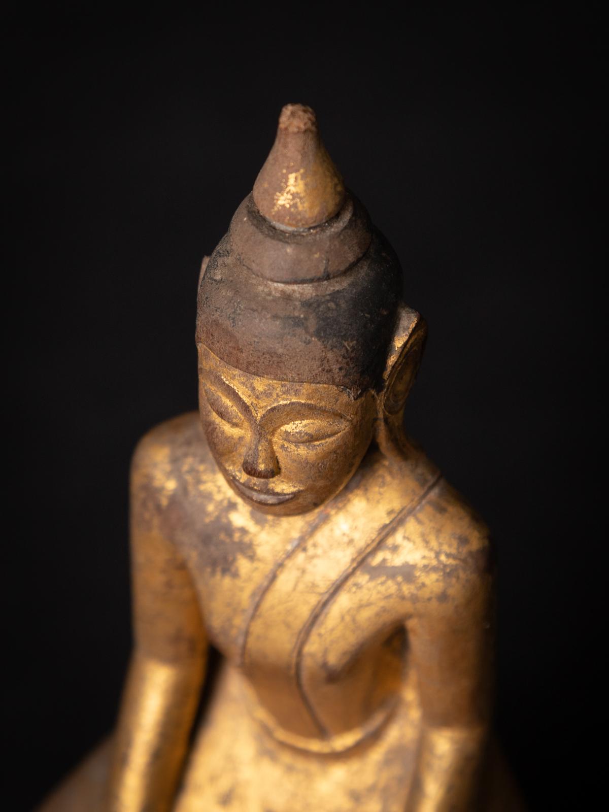 Late 18th Century - Early 19th Century Antique wooden Thai Buddha statue 10