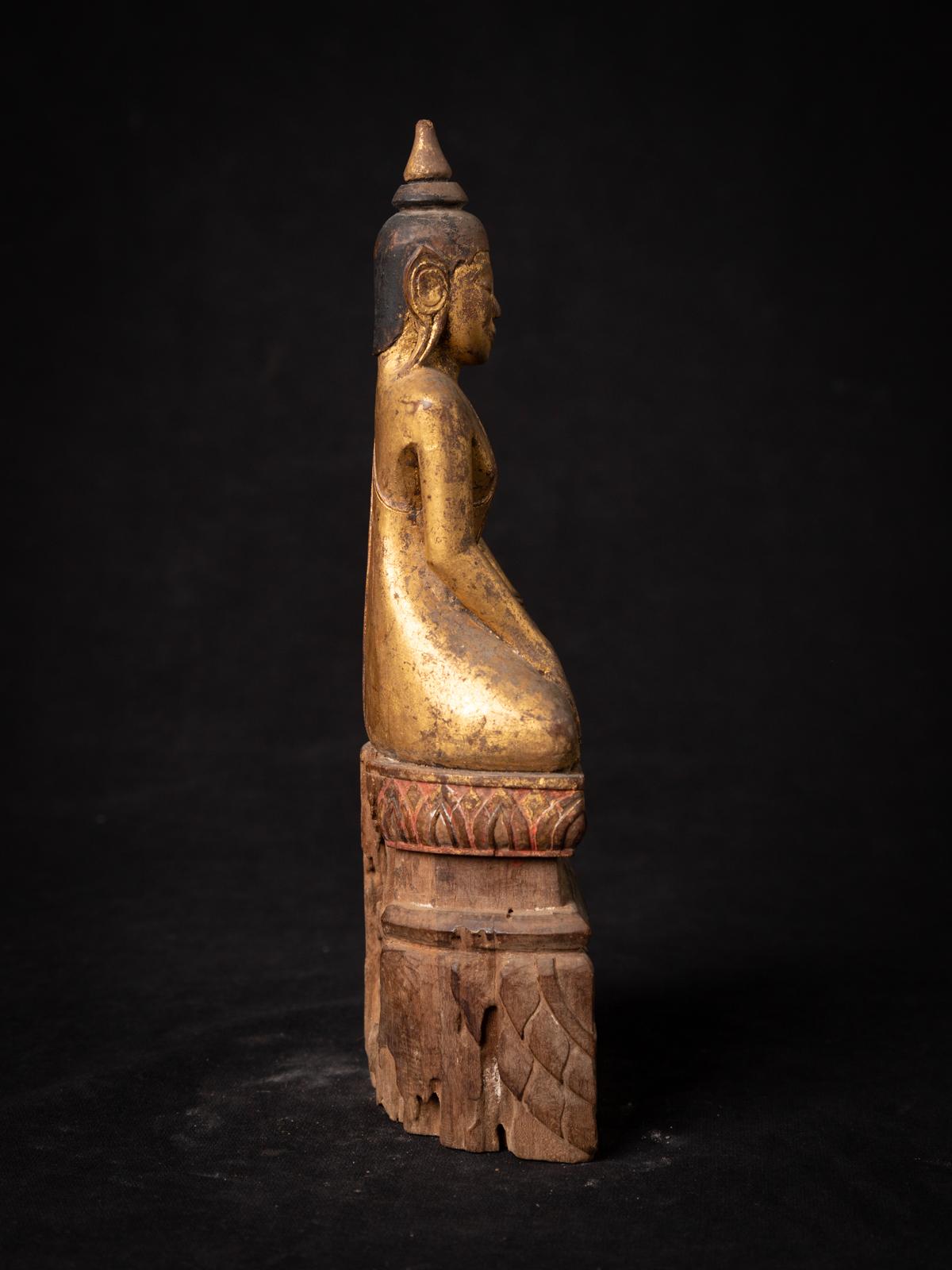 Late 18th Century - Early 19th Century Antique wooden Thai Buddha statue 1