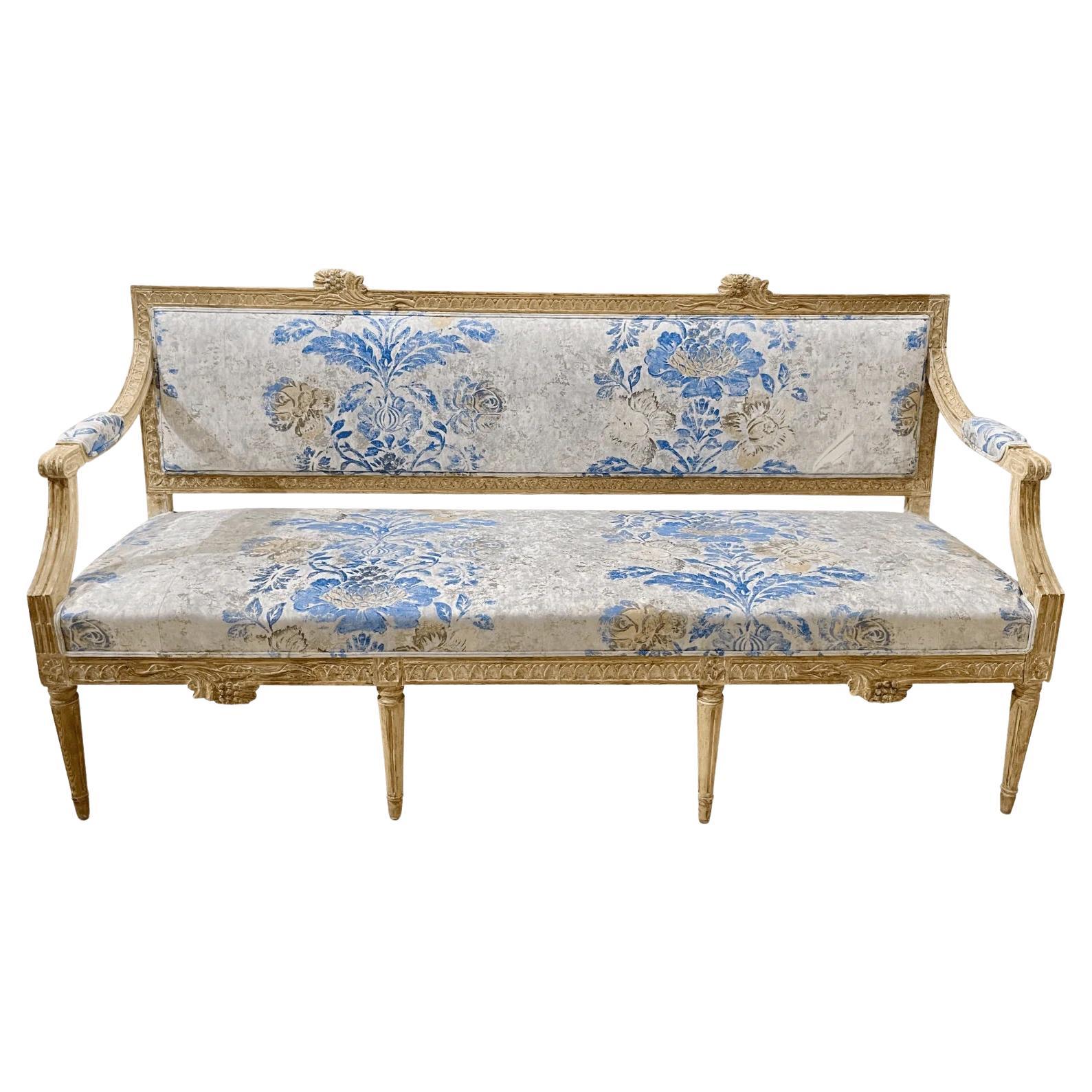 Late 18th Century elegan Swedish Gustavian Settee