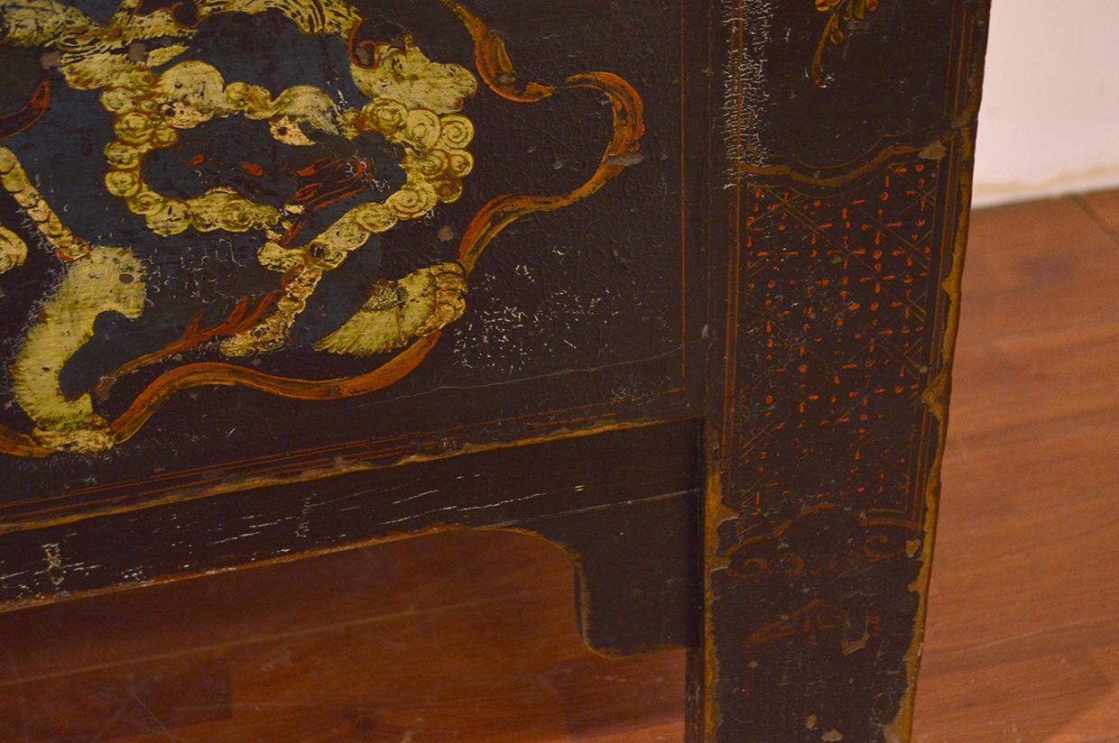 Late 18th Century Elmwood Chinese Fine Painted Cabinet 6