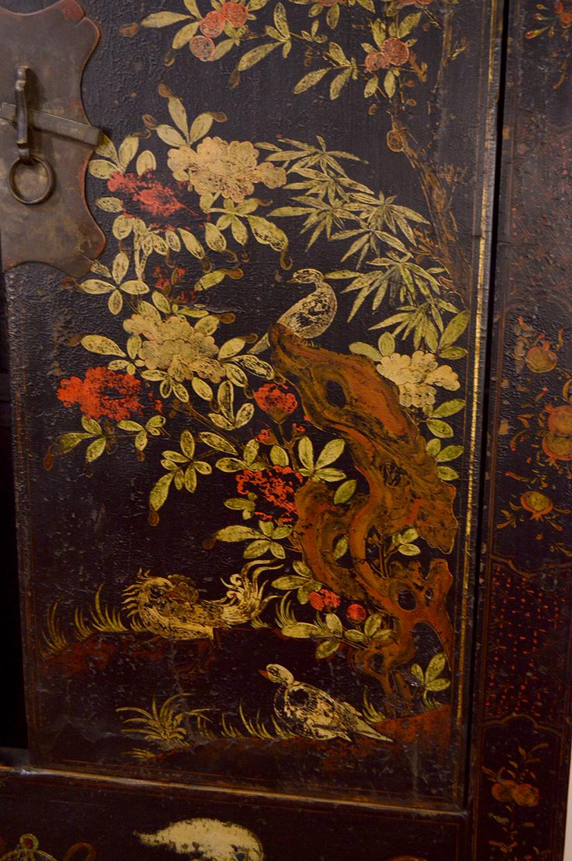 Late 18th Century Elmwood Chinese Fine Painted Cabinet 8