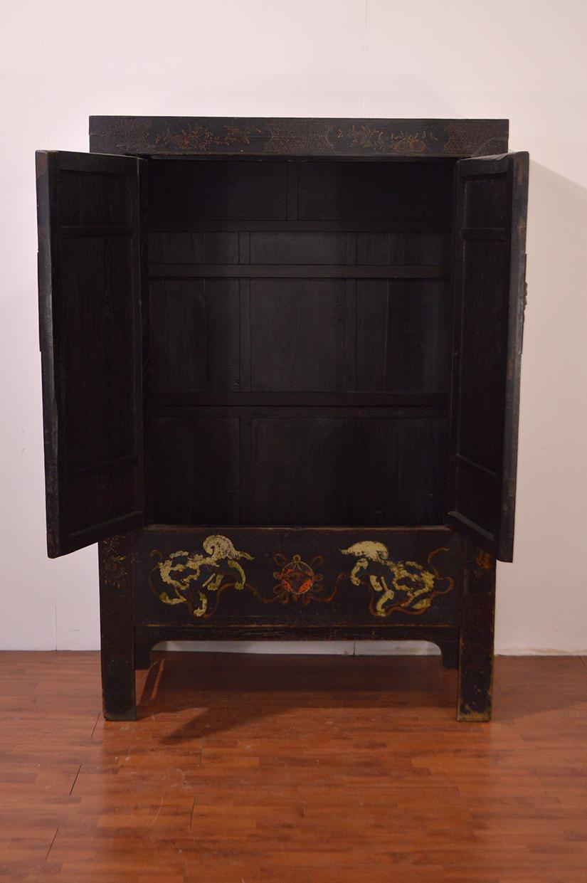 Late 18th Century Elmwood Chinese Fine Painted Cabinet 9