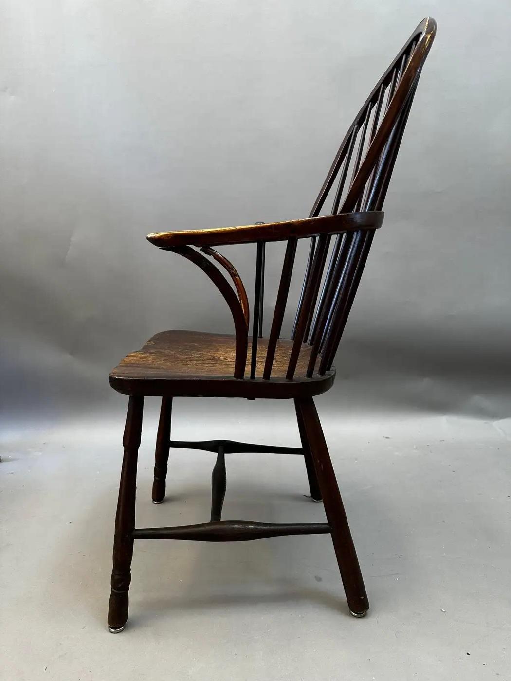 Patinated Late 18th Century English Ash and Elm Windsor Armchair For Sale