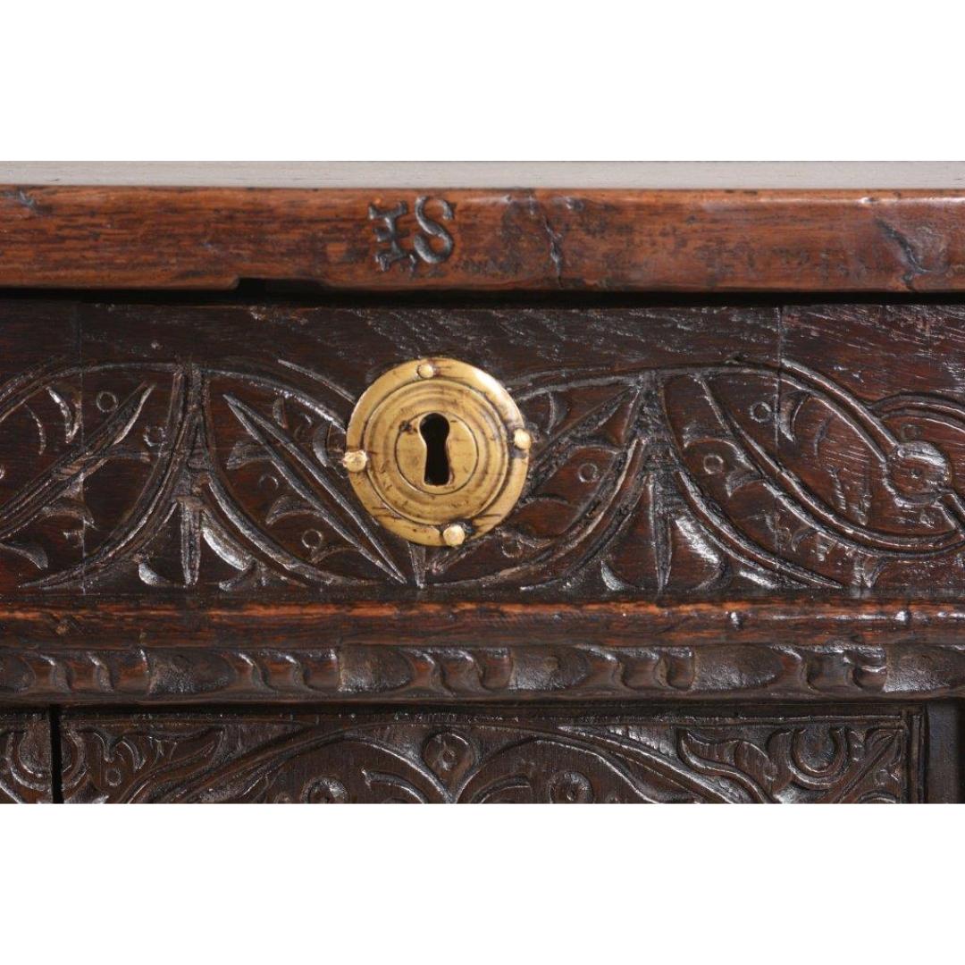 Late 18th Century English Carved Oak Blanket Chest For Sale 1