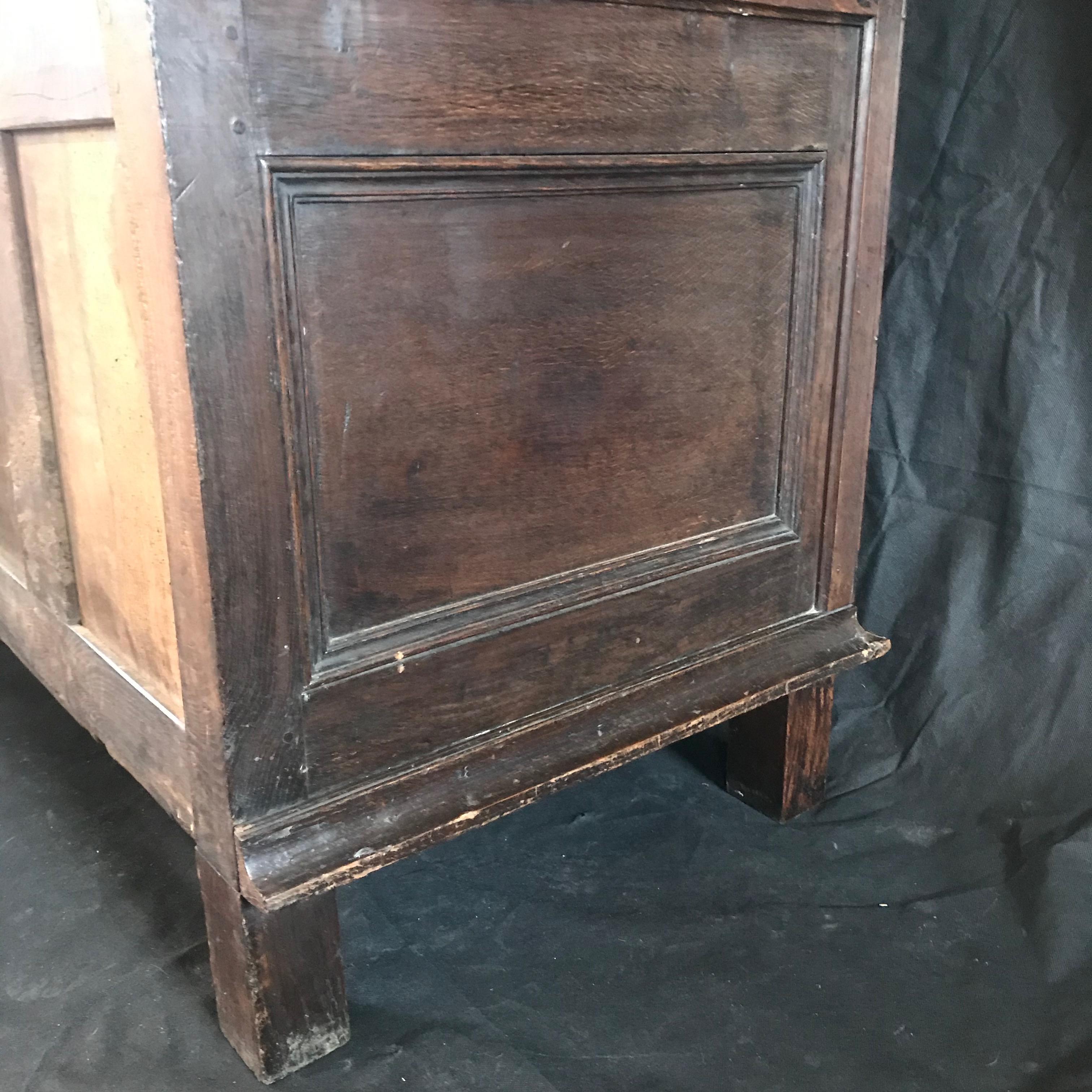 Late 18th Century English Charles II Oak Chest of Drawers For Sale 6