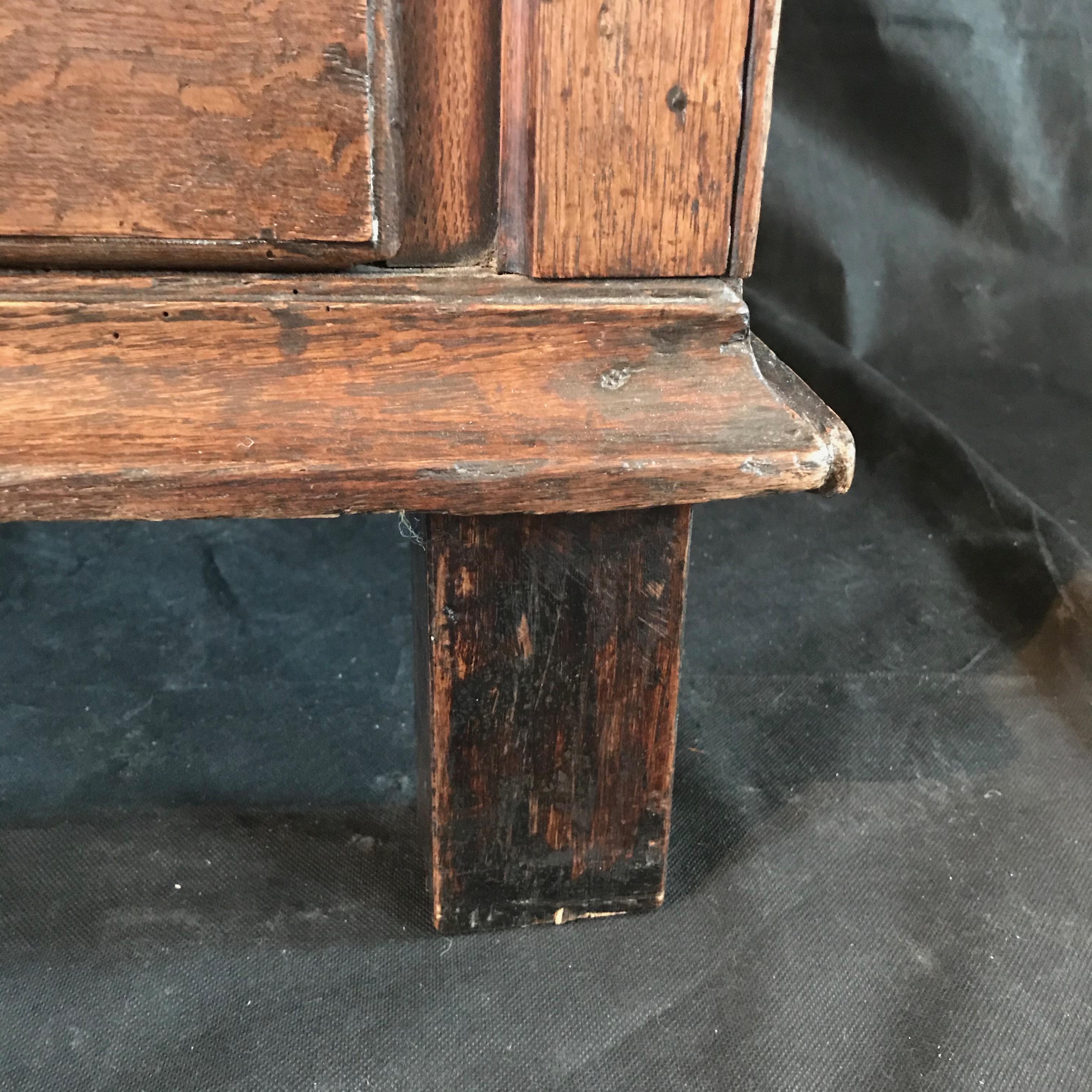 Late 18th Century English Charles II Oak Chest of Drawers For Sale 7