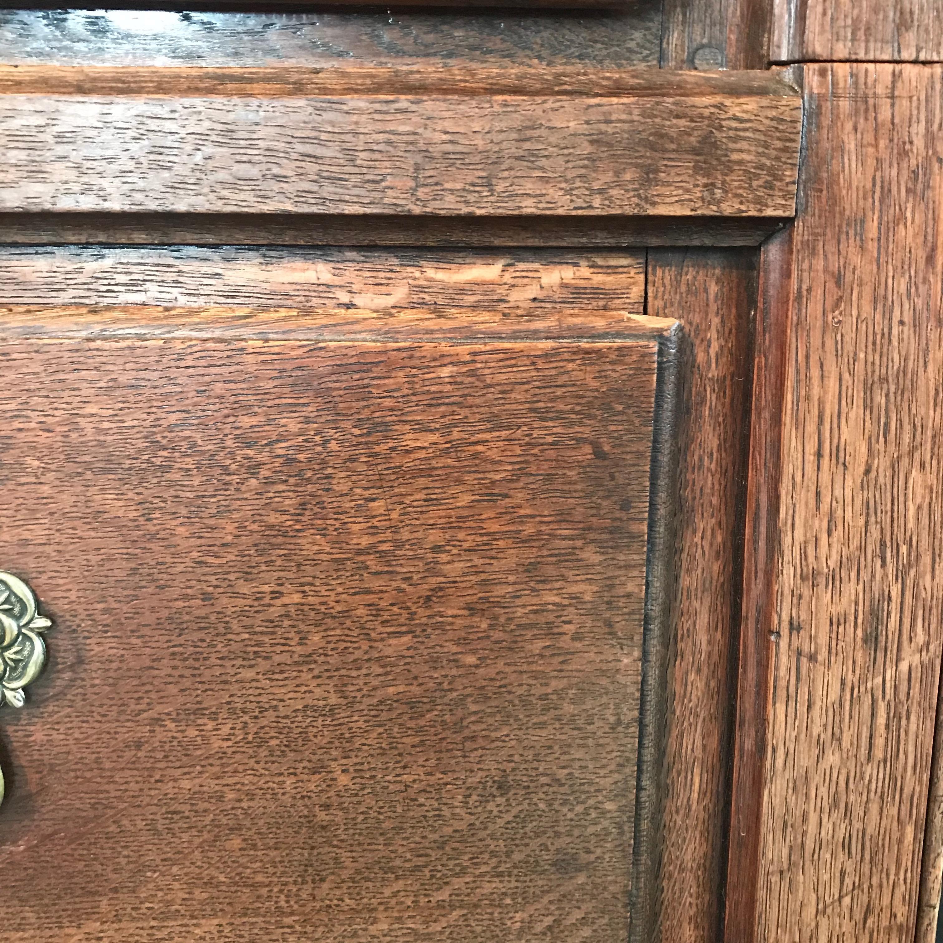 Late 18th Century English Charles II Oak Chest of Drawers For Sale 3