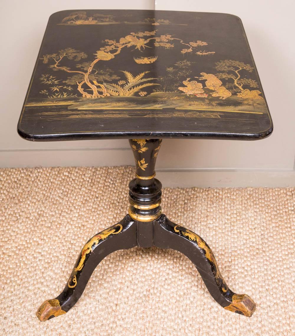 Late 18th Century English Chinoiserie Lacquered Rectangular Tripod Table For Sale 5