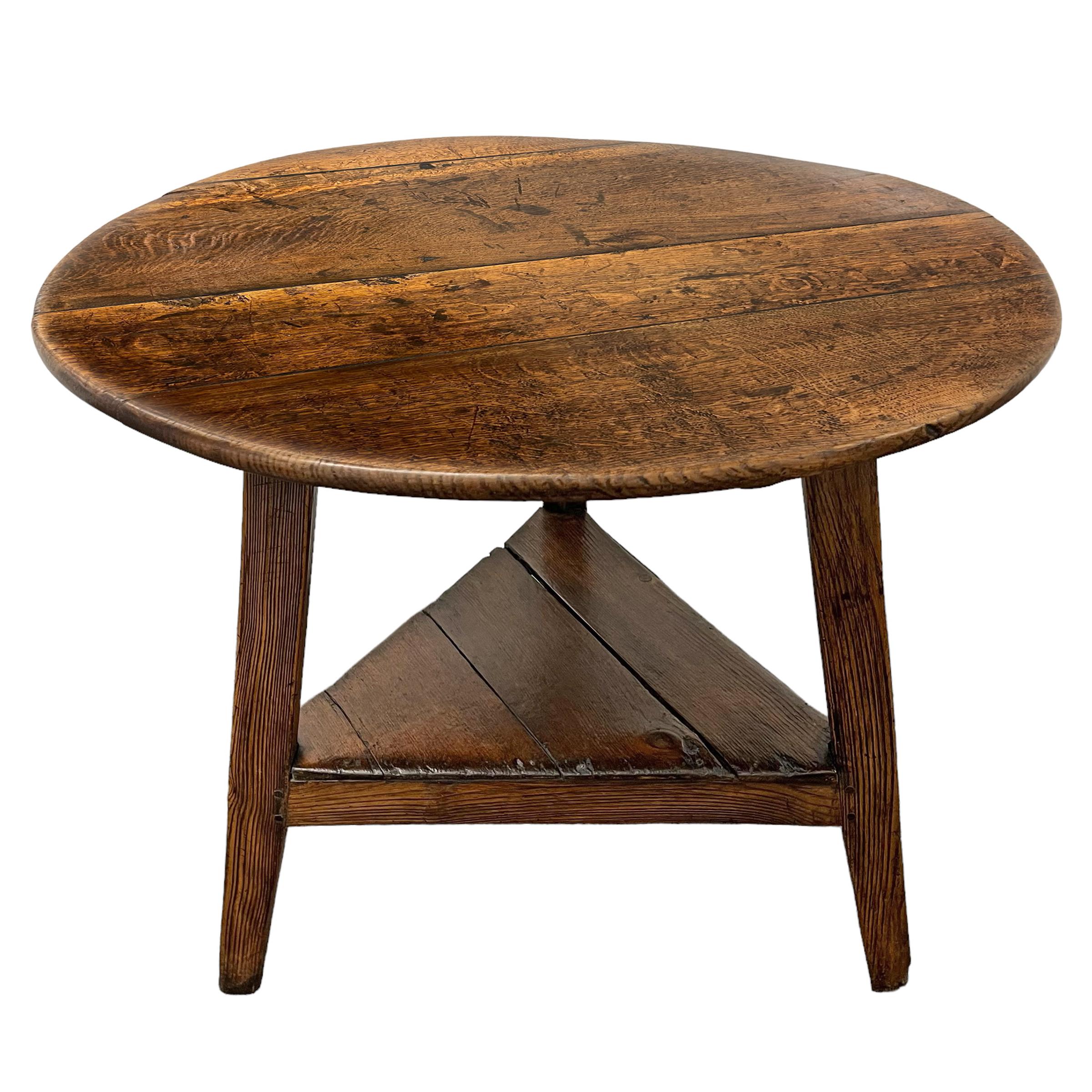 Elm Late 18th Century English Cricket Table with Shelf