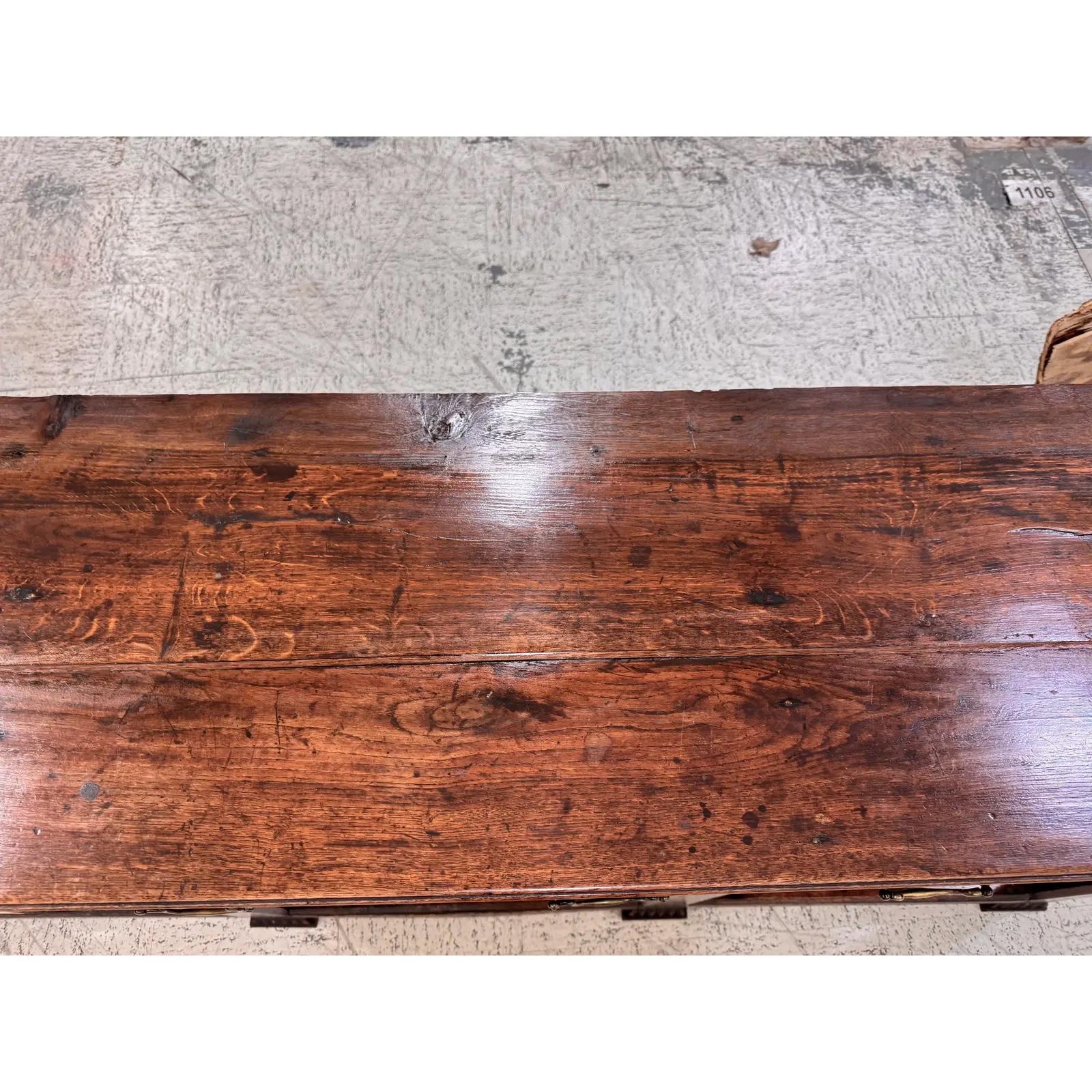 Base per comò inglese della fine del XVIII secolo in vendita 2