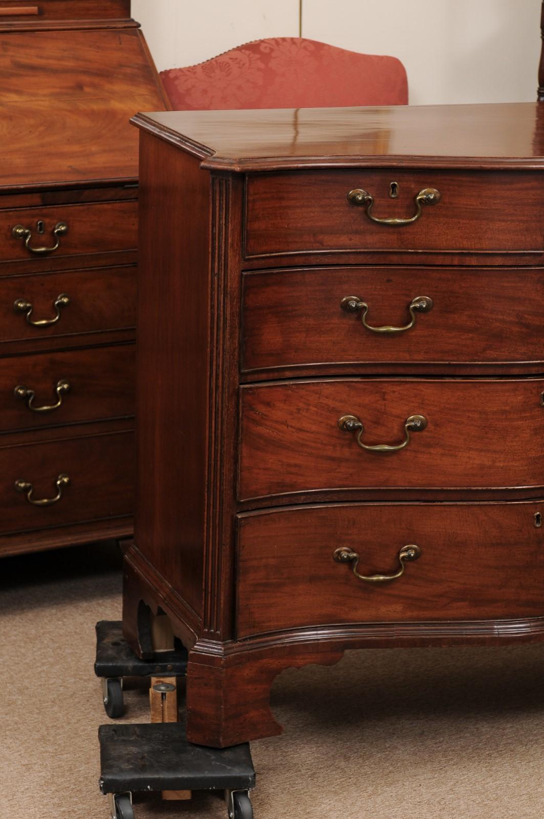 18th Century and Earlier Late 18th Century English George III Mahogany Serpentine Chest with 5 Drawers