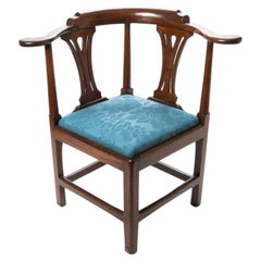 Late 18th Century English Georgian Mahogany Corner Chair