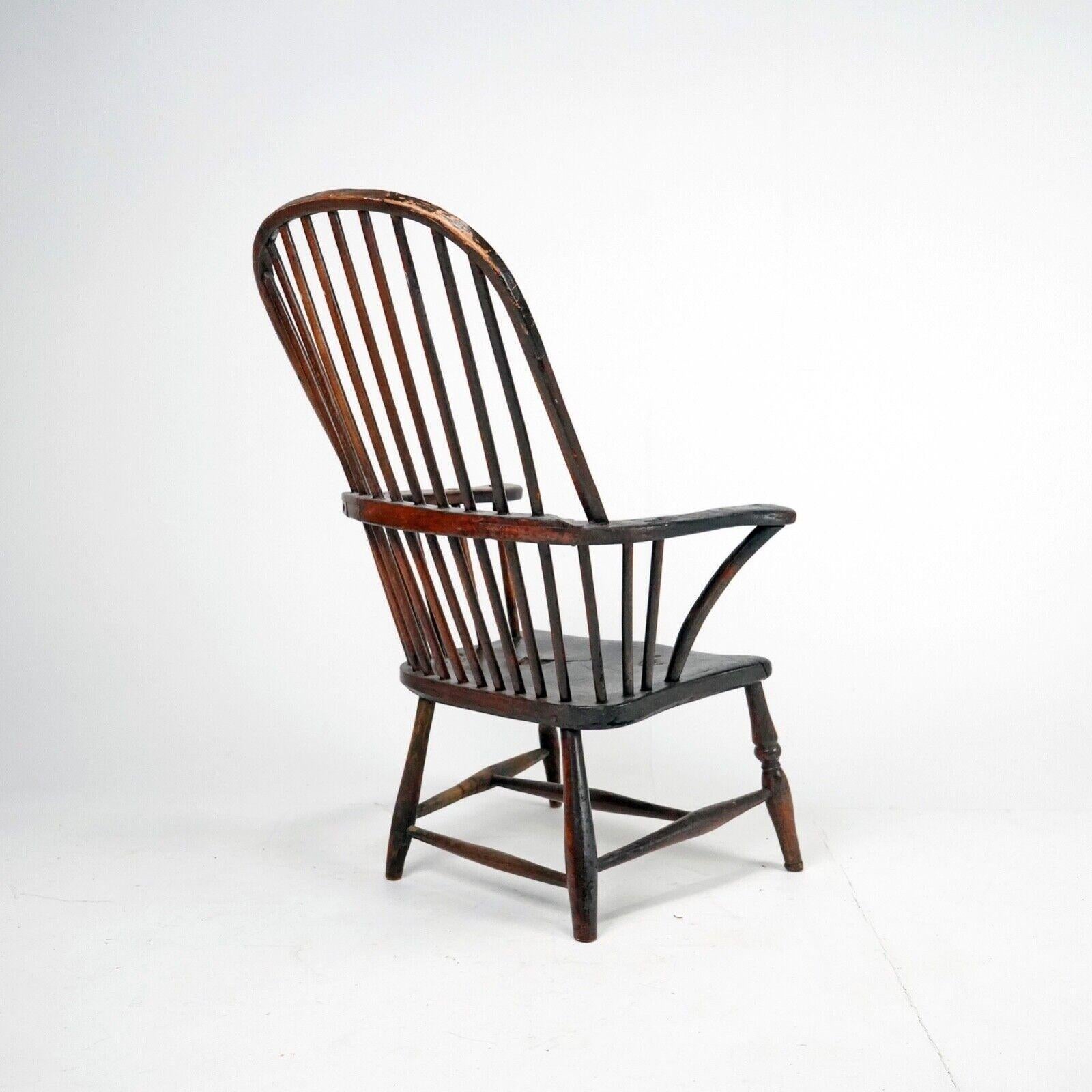 Oak Late 18th Century English Hoop Back Windsor Chair