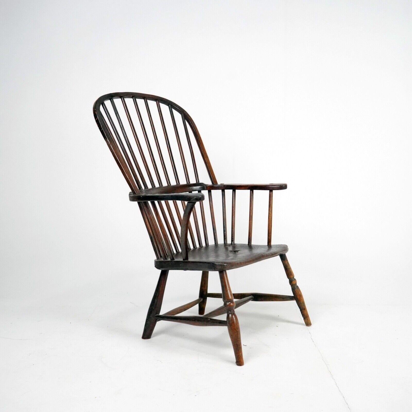 Late 18th Century English Hoop Back Windsor Chair 1