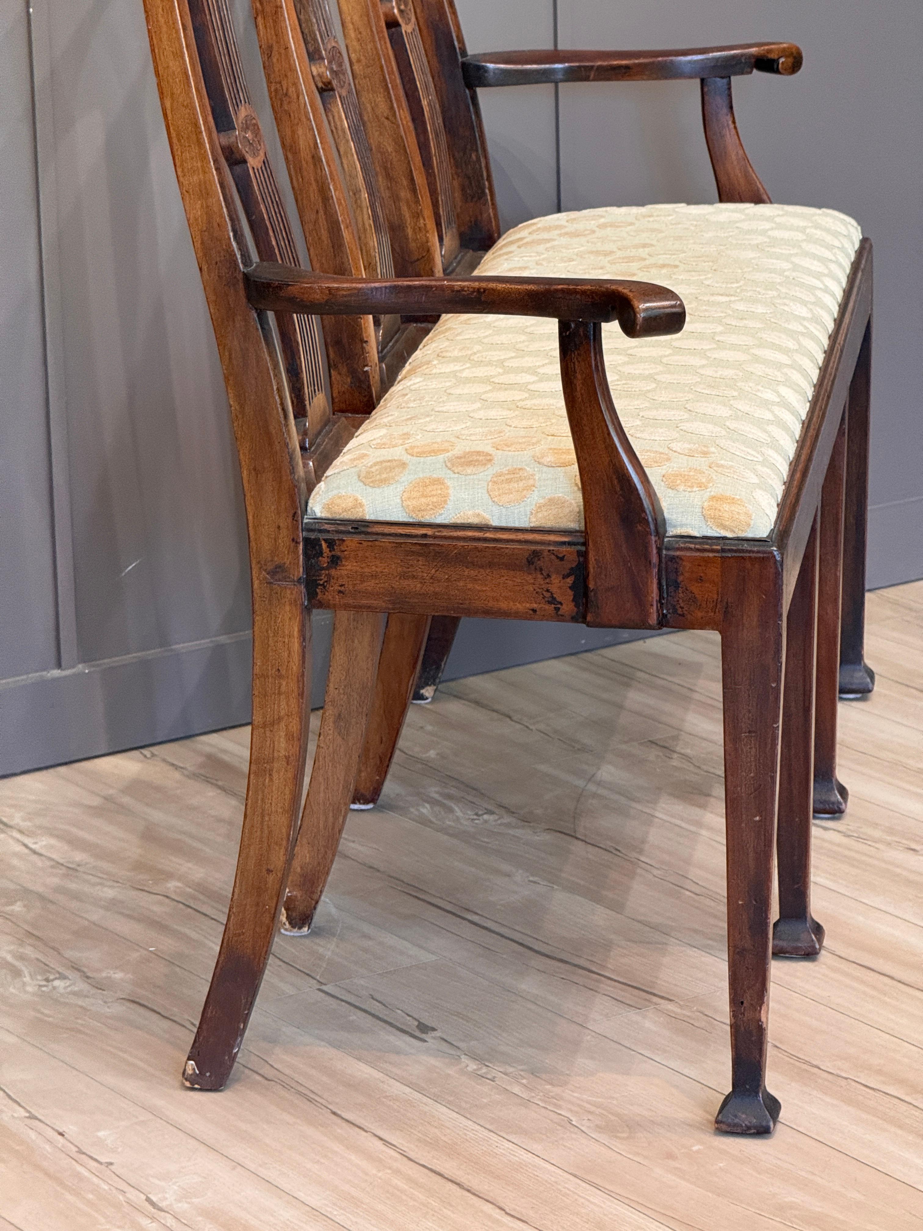 Fin du XVIIIe siècle Anglais Mahogany George III Three-Seater Hall Bench en vente 5