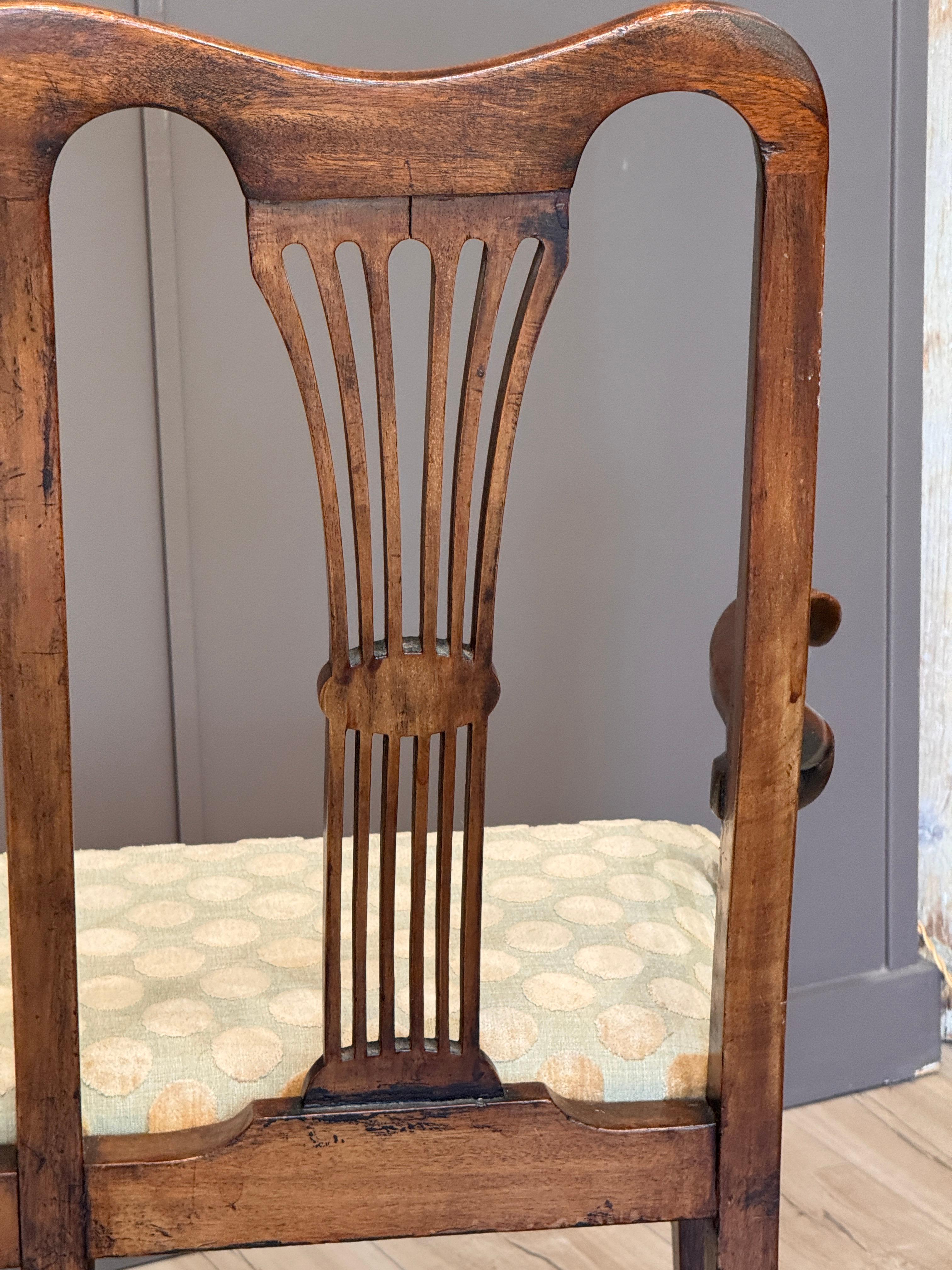 Fin du XVIIIe siècle Anglais Mahogany George III Three-Seater Hall Bench en vente 8