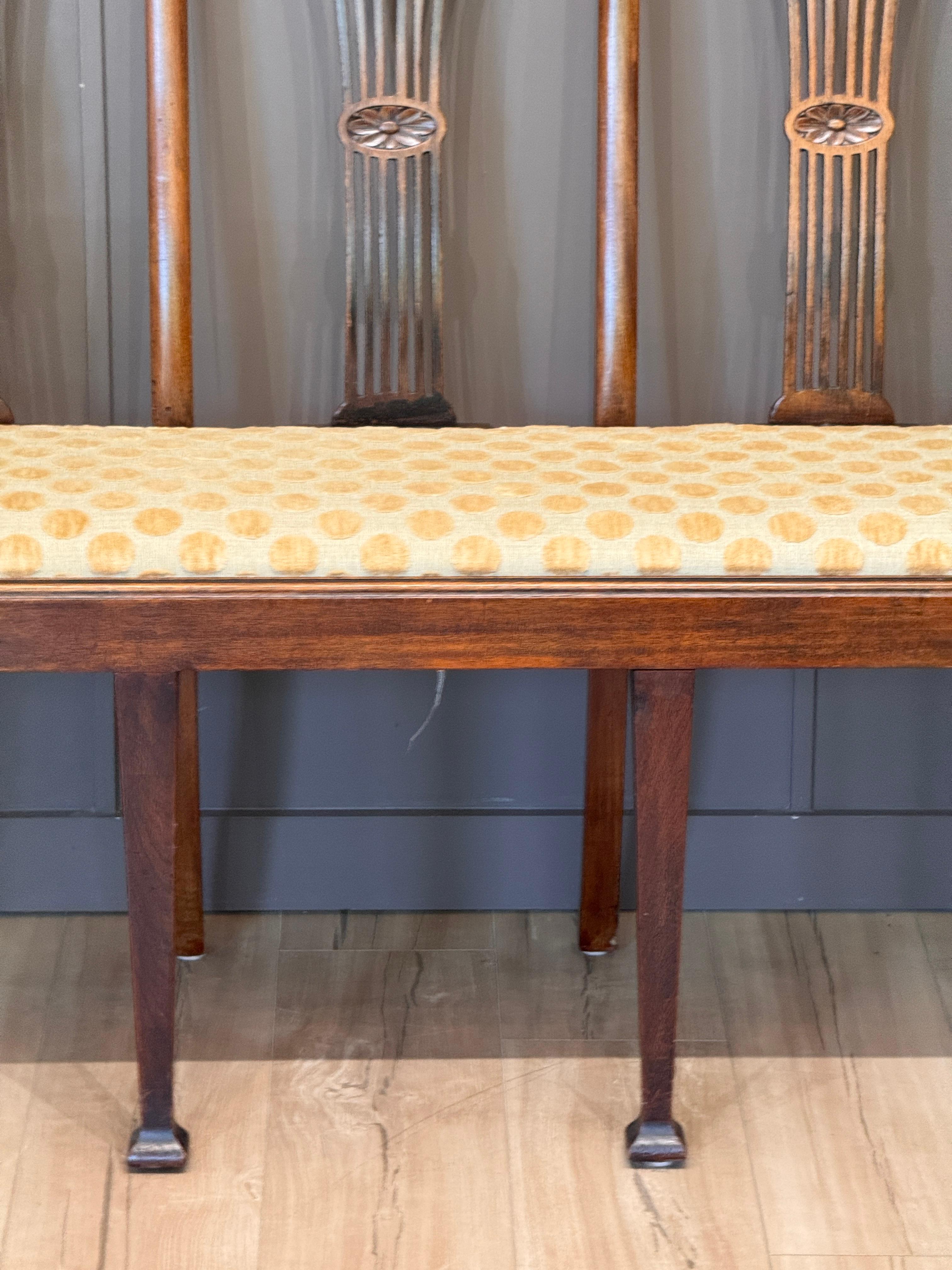 Fin du XVIIIe siècle Anglais Mahogany George III Three-Seater Hall Bench en vente 3