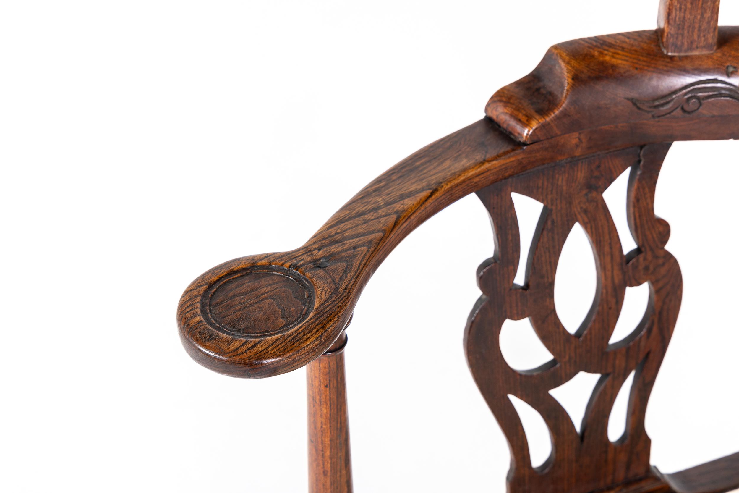 Late 18th Century English Oak Corner Chair For Sale 2