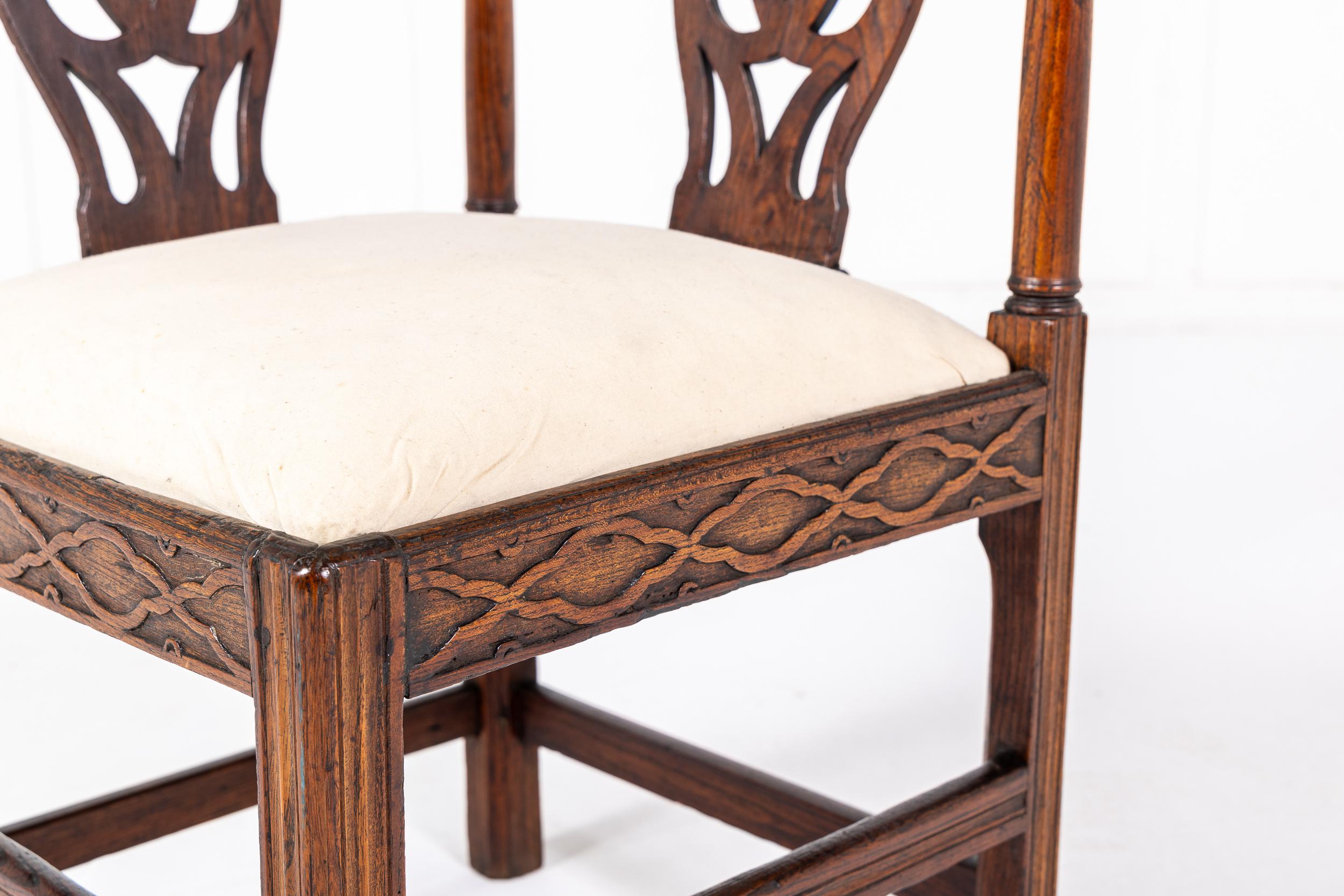 Late 18th Century English Oak Corner Chair For Sale 3