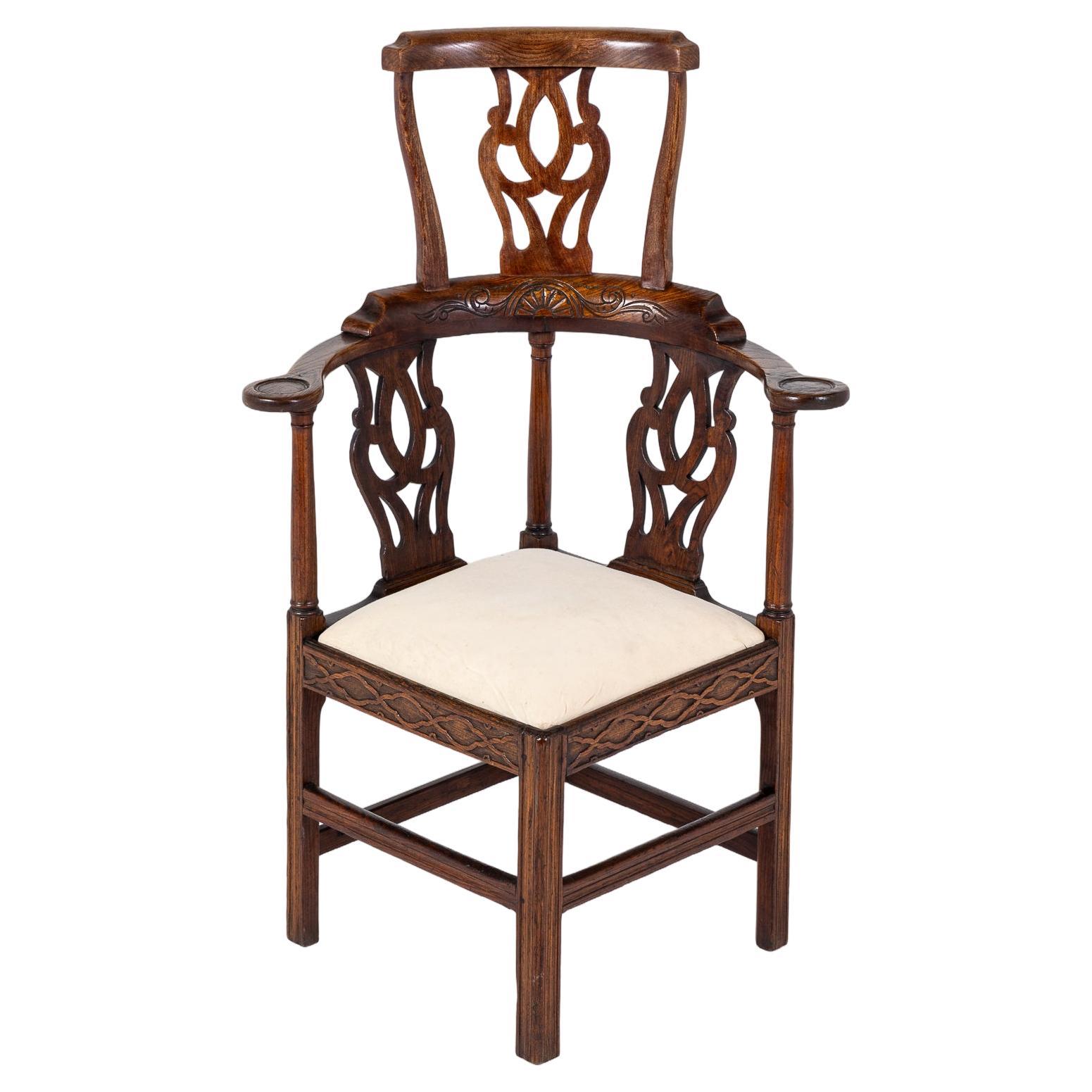 Late 18th Century English Oak Corner Chair For Sale