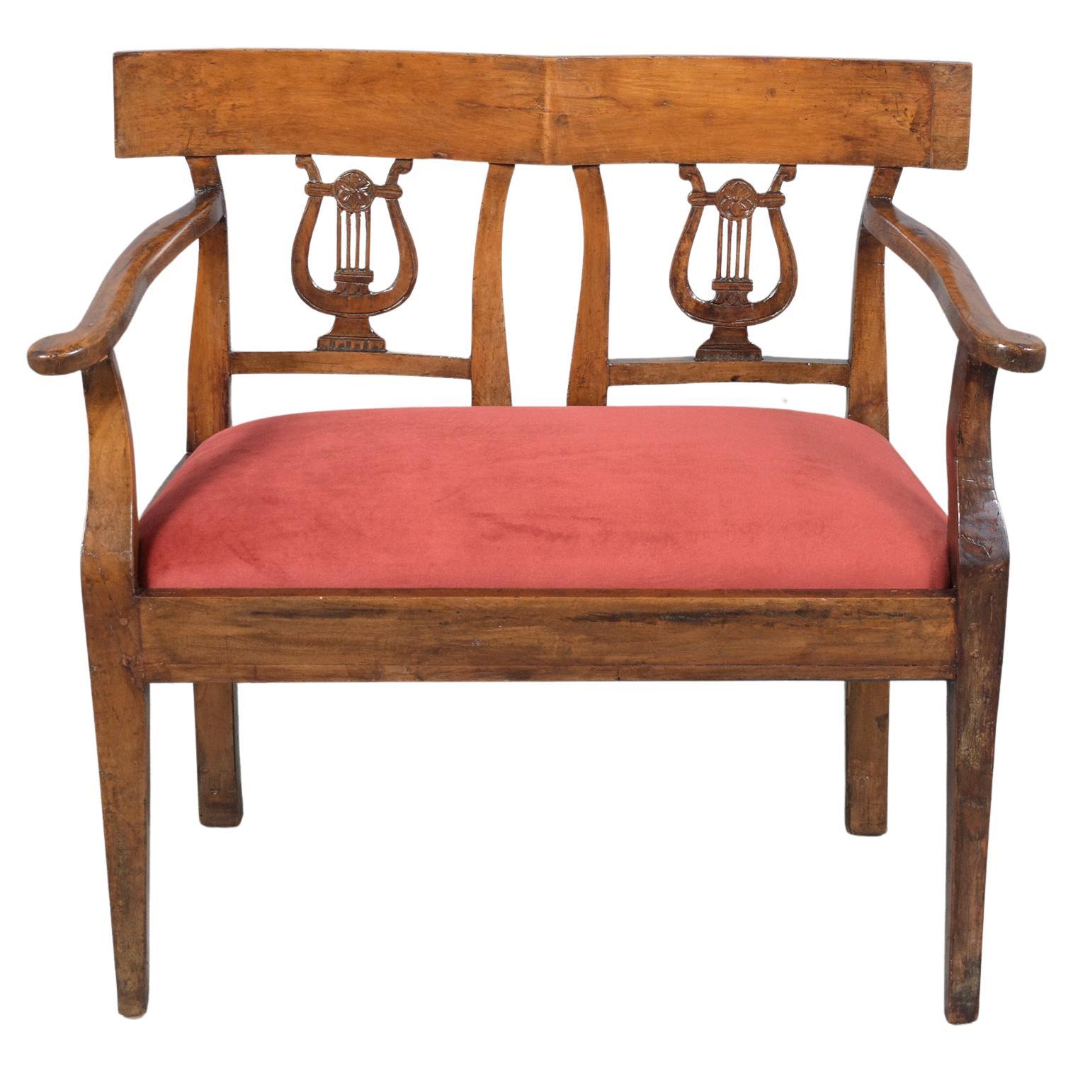 Late 18th-Century English Walnut Bench: Historical Craftsmanship Restored For Sale