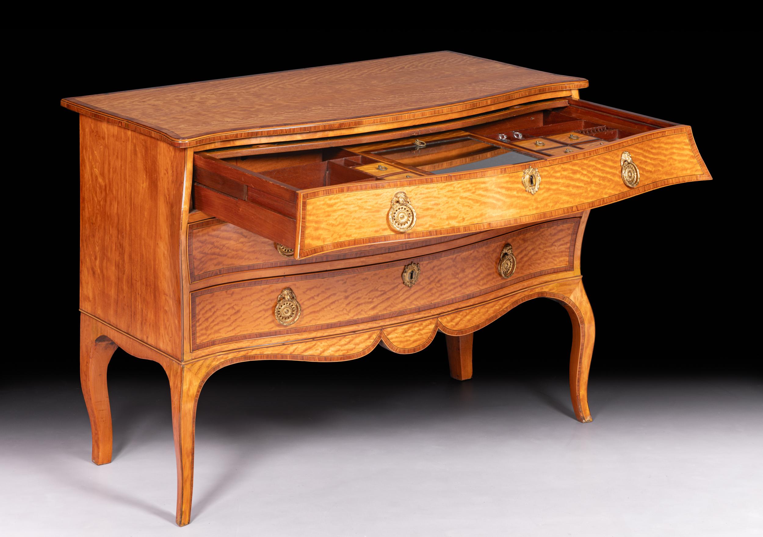 Late 18th Century English Satinwood Commode Of Bombe Form For Sale 6