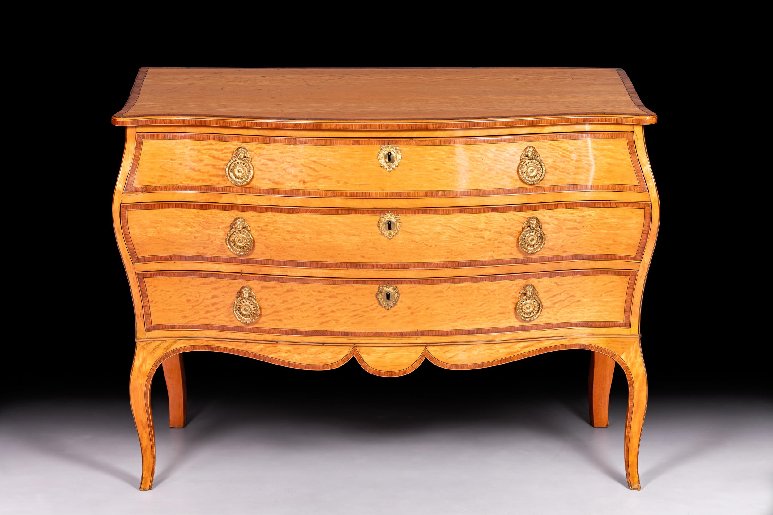 Late 18th Century English Satinwood Commode Of Bombe Form For Sale 1
