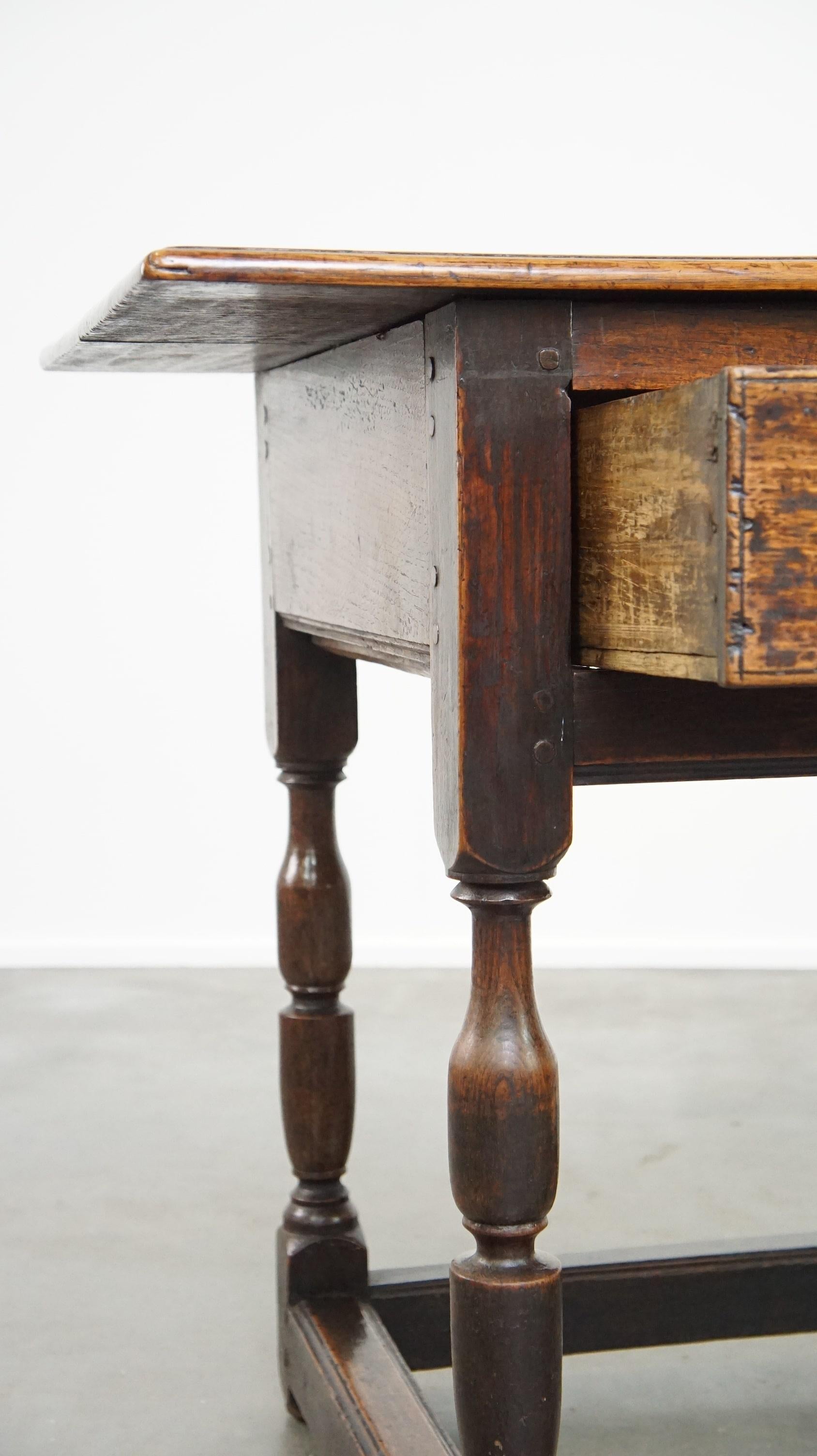 Table d'appoint anglaise de la fin du XVIIIe siècle en vente 4