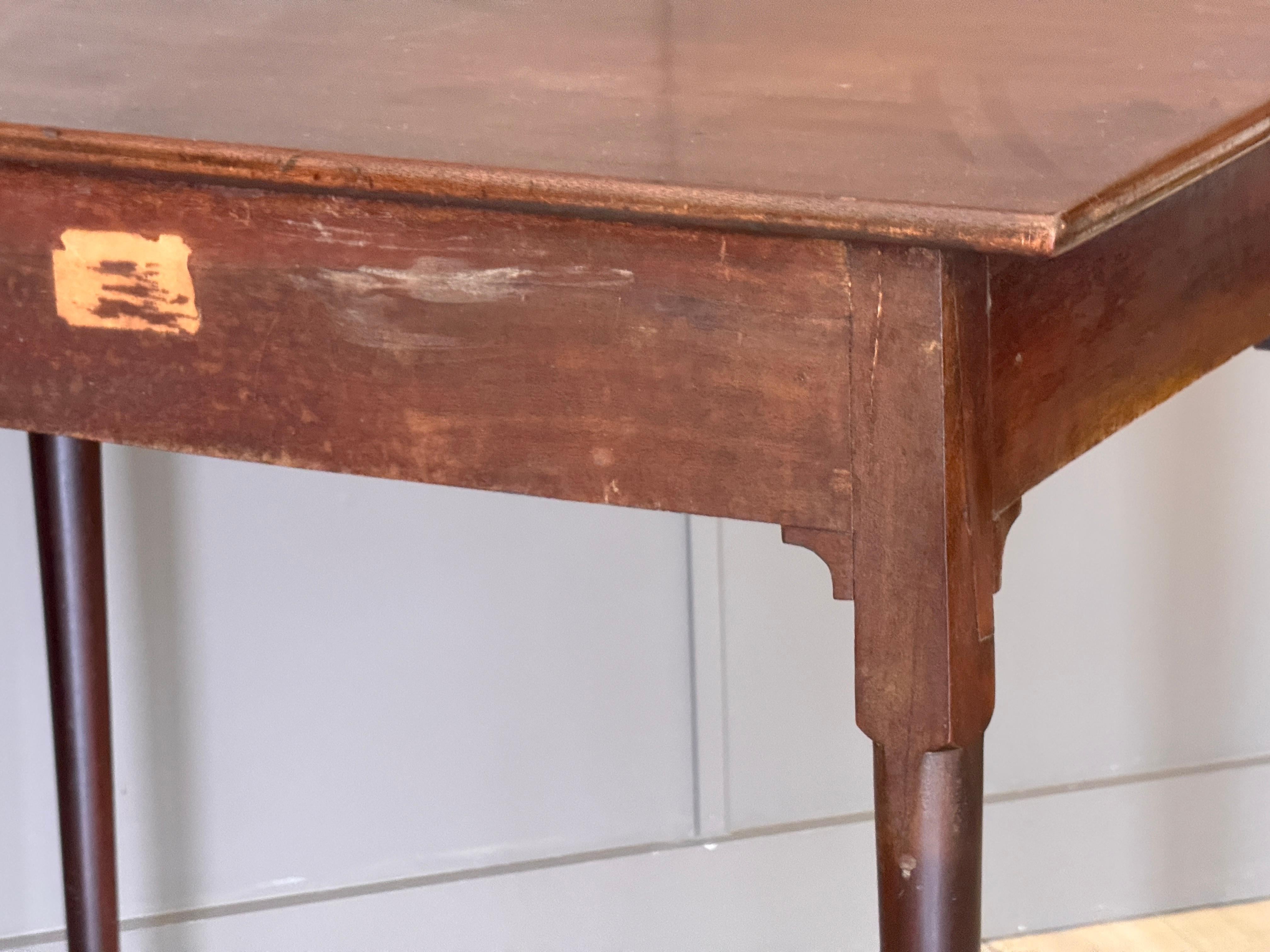 Late 18th Century English Walnut Writing Table For Sale 4