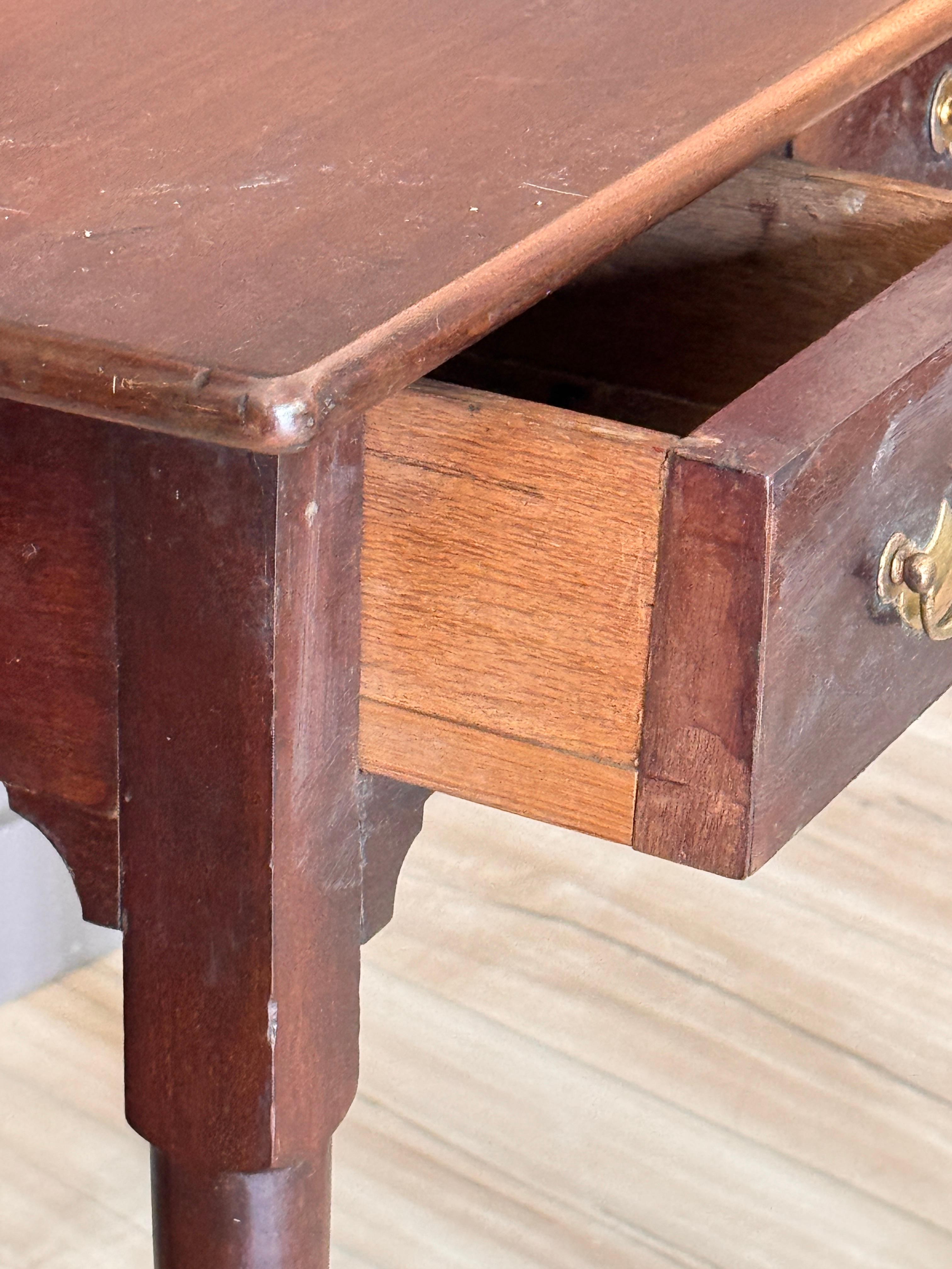 Late 18th Century English Walnut Writing Table For Sale 1