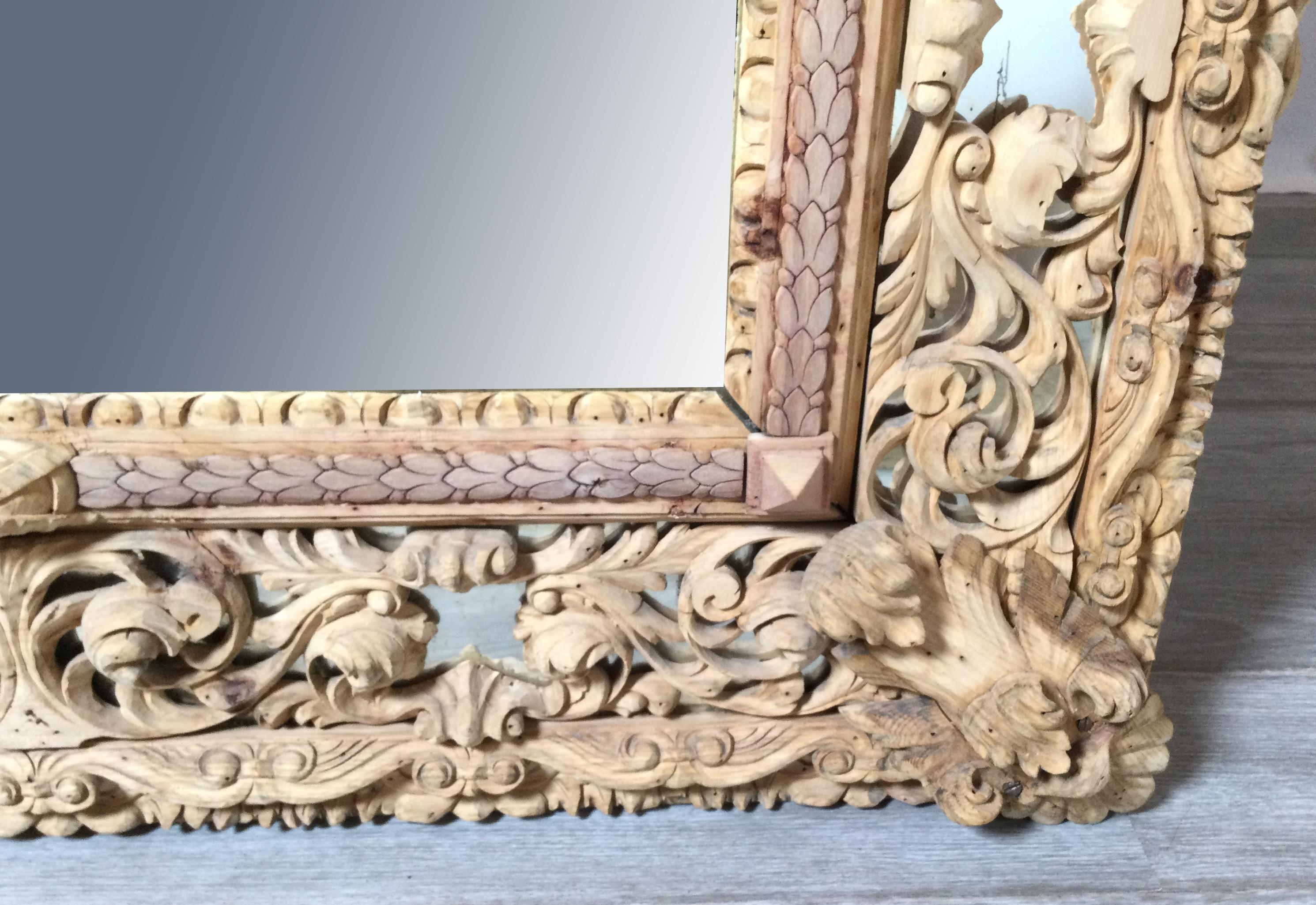 Late 18th Century Exceptionally Hand Carved Wooden Venetian Mirror In Good Condition In Lambertville, NJ