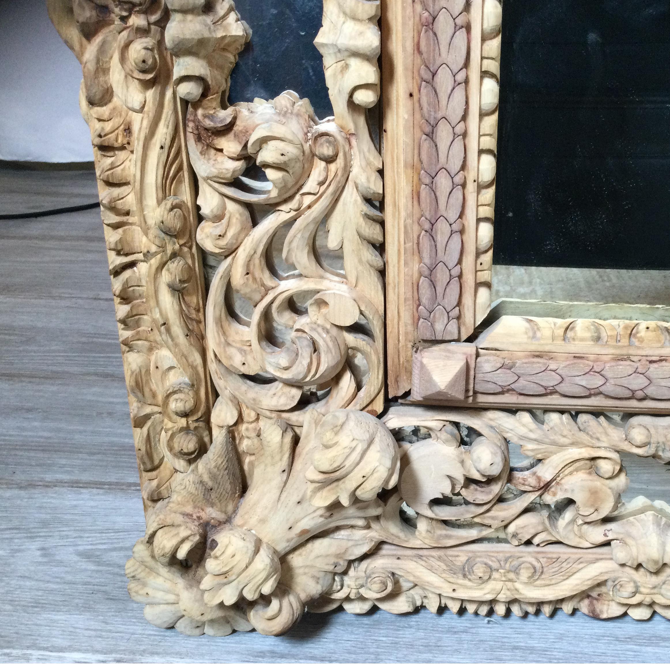 Late 18th Century Exceptionally Hand Carved Wooden Venetian Mirror 1