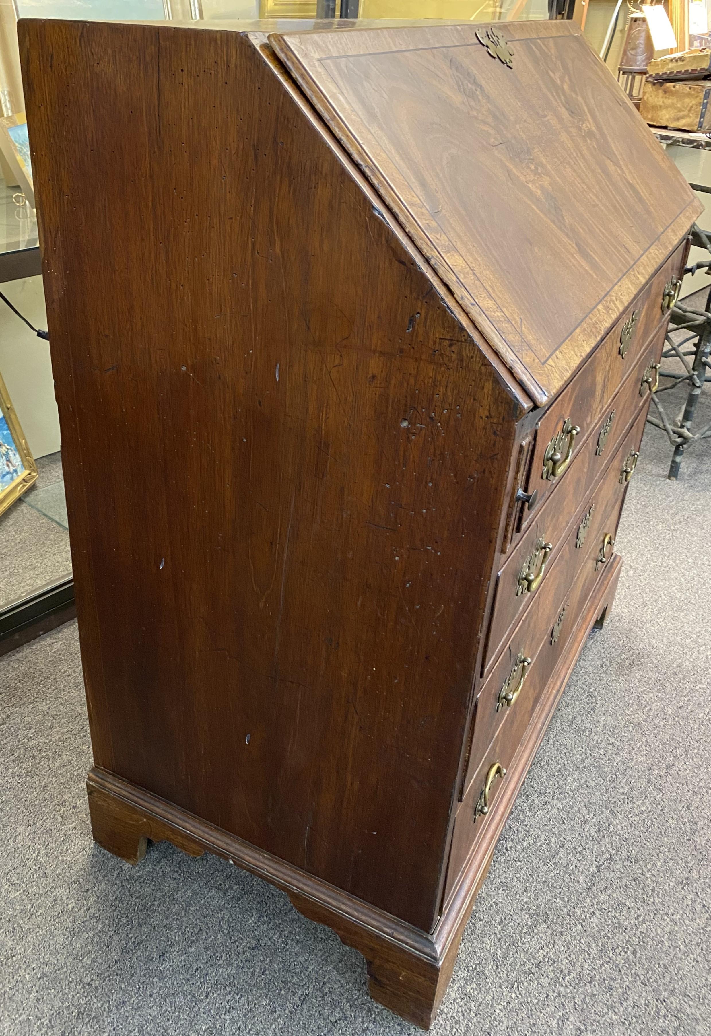 Spätes 18. Jahrhundert Figured Mahagoni Chippendale Georgian Slant Front Desk im Zustand „Gut“ im Angebot in Milford, NH
