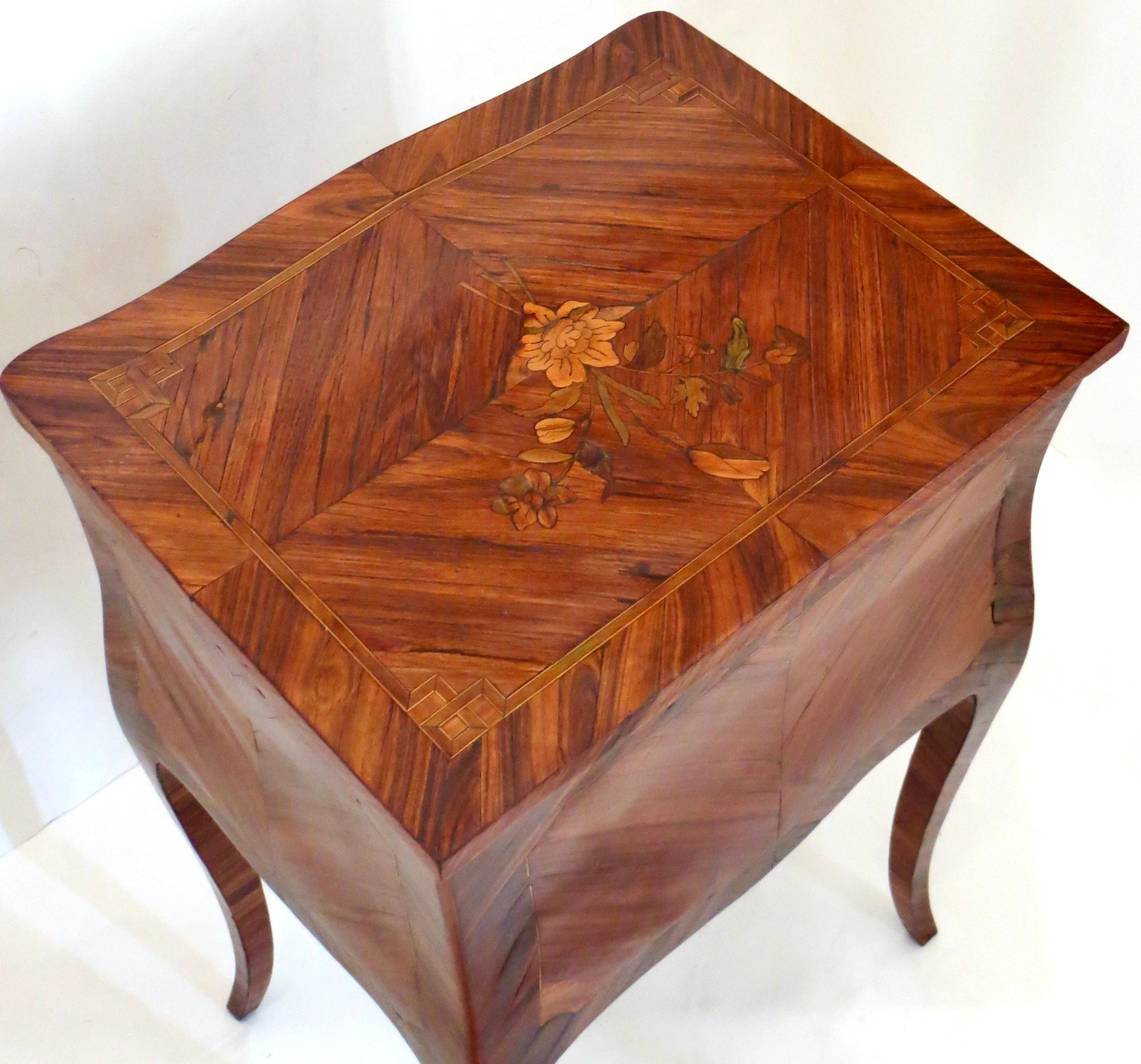 Table de travail Louis XV de la fin du XVIIIe siècle, Circa 1775 en vente 4