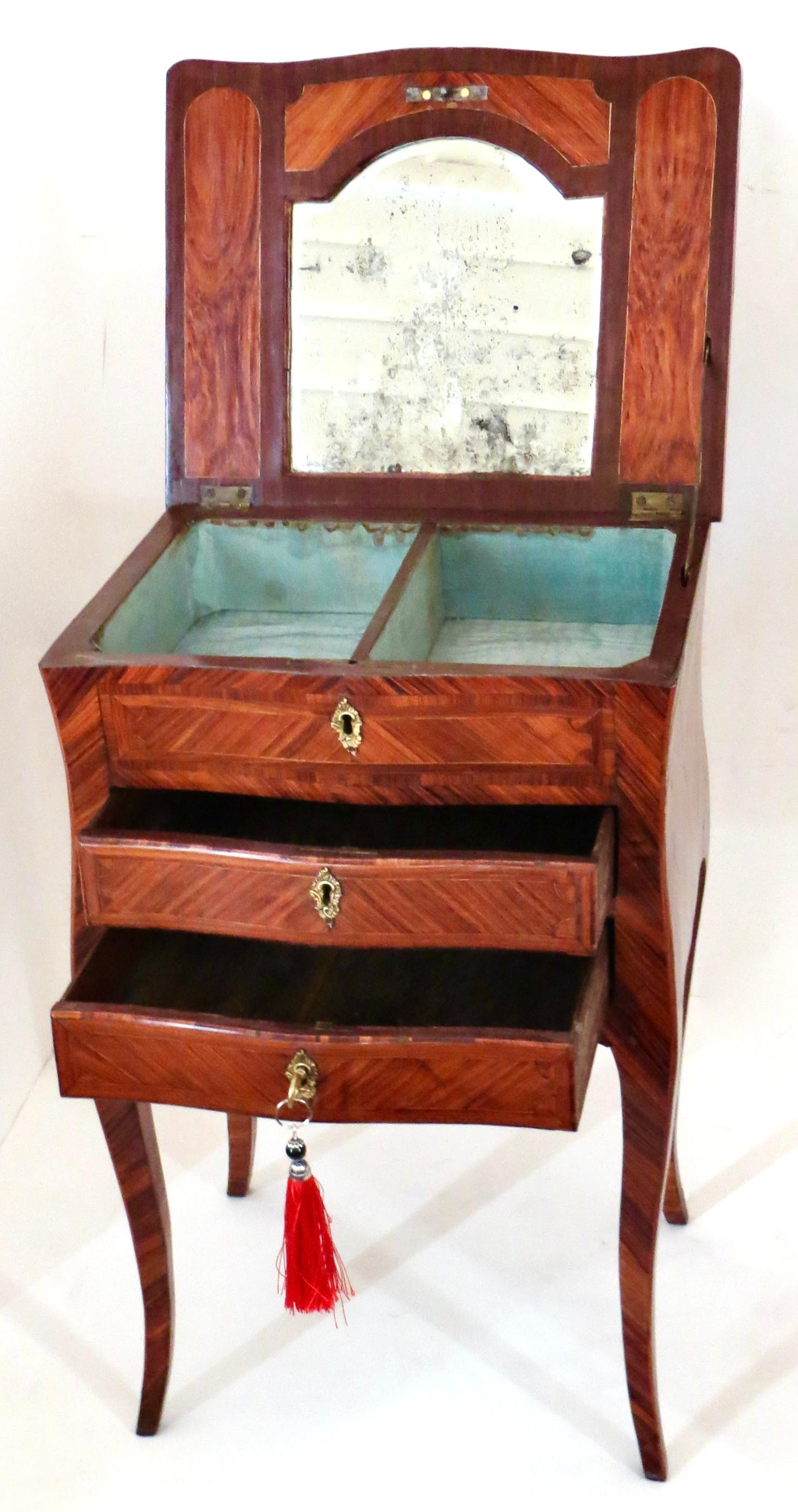 Français Table de travail Louis XV de la fin du XVIIIe siècle, Circa 1775 en vente