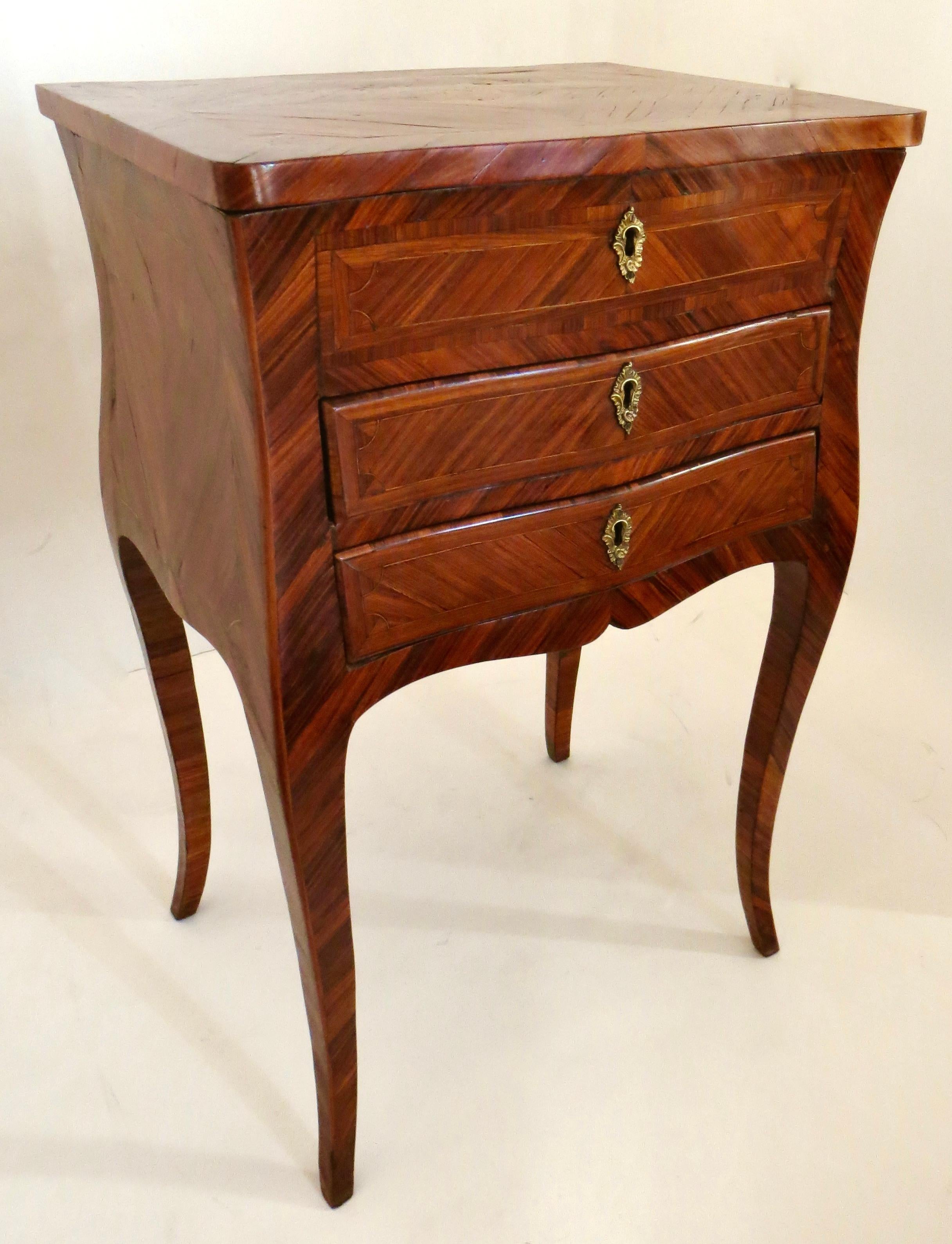 Table de travail Louis XV de la fin du XVIIIe siècle, Circa 1775 Bon état - En vente à Incline Village, NV
