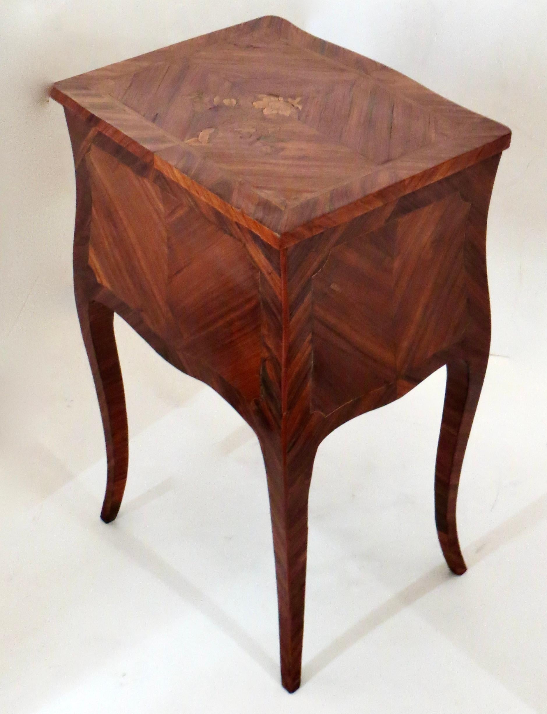 Bois Table de travail Louis XV de la fin du XVIIIe siècle, Circa 1775 en vente
