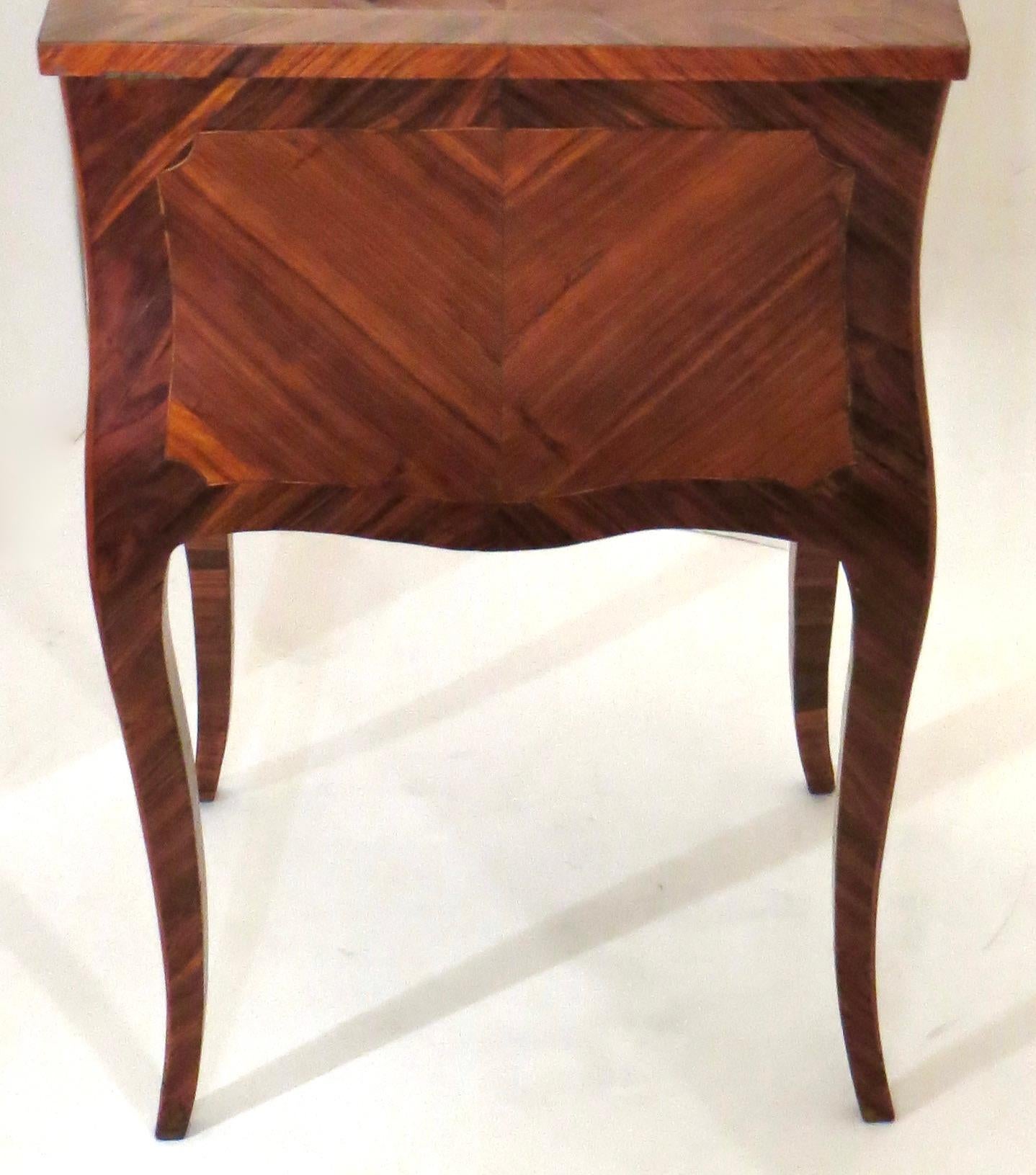 Table de travail Louis XV de la fin du XVIIIe siècle, Circa 1775 en vente 3