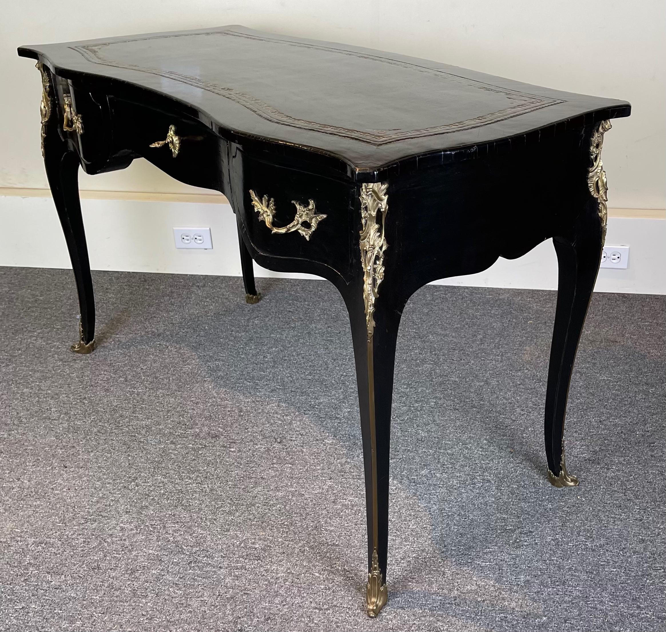 Late 18th Century French Black Lacquer Desk In Good Condition In Kilmarnock, VA