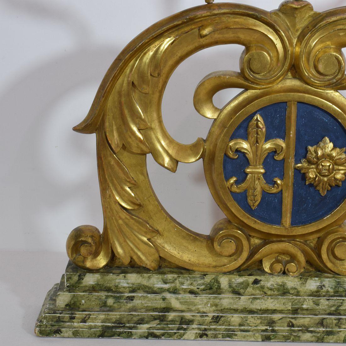 Late 18th Century French Carved Giltwood Baroque Candleholder 1