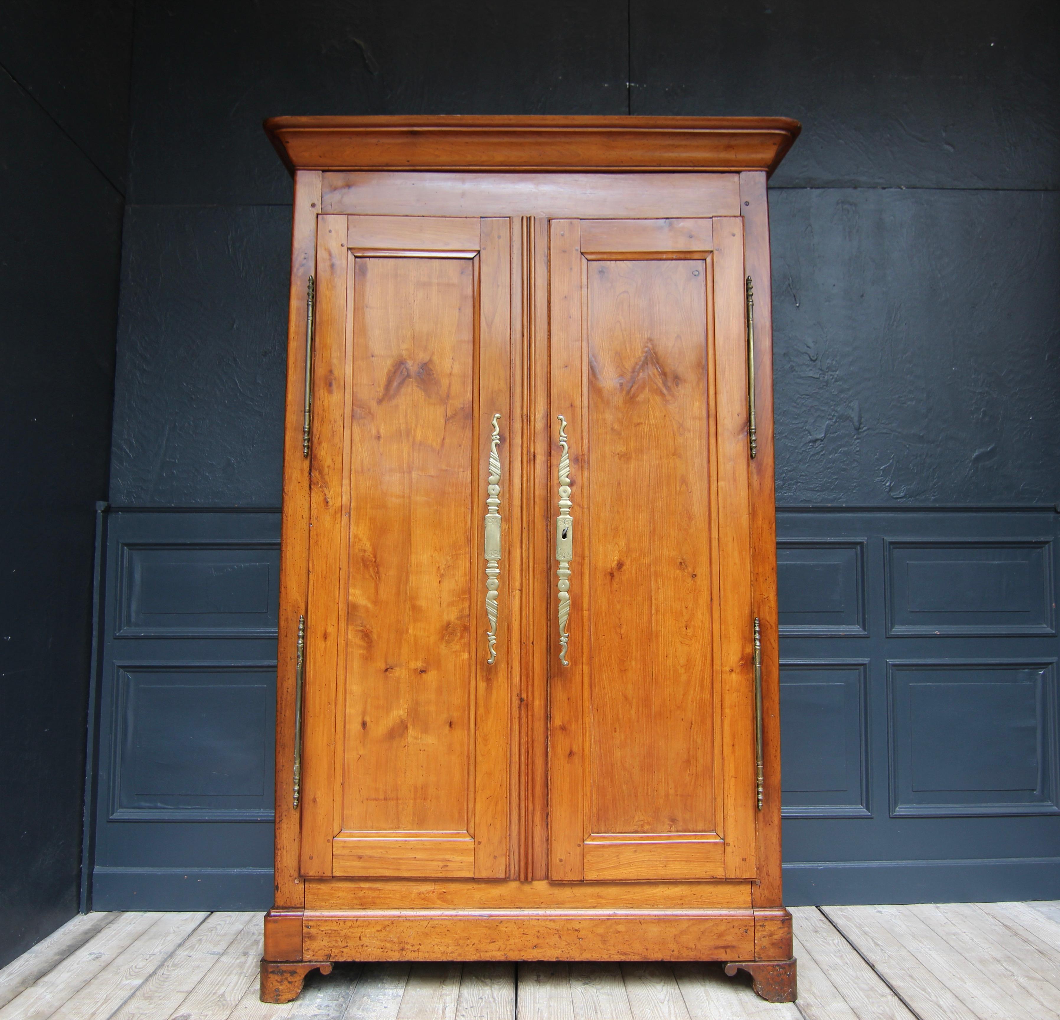 Late 18th Century French Cherrywood Cabinet In Good Condition In Dusseldorf, DE
