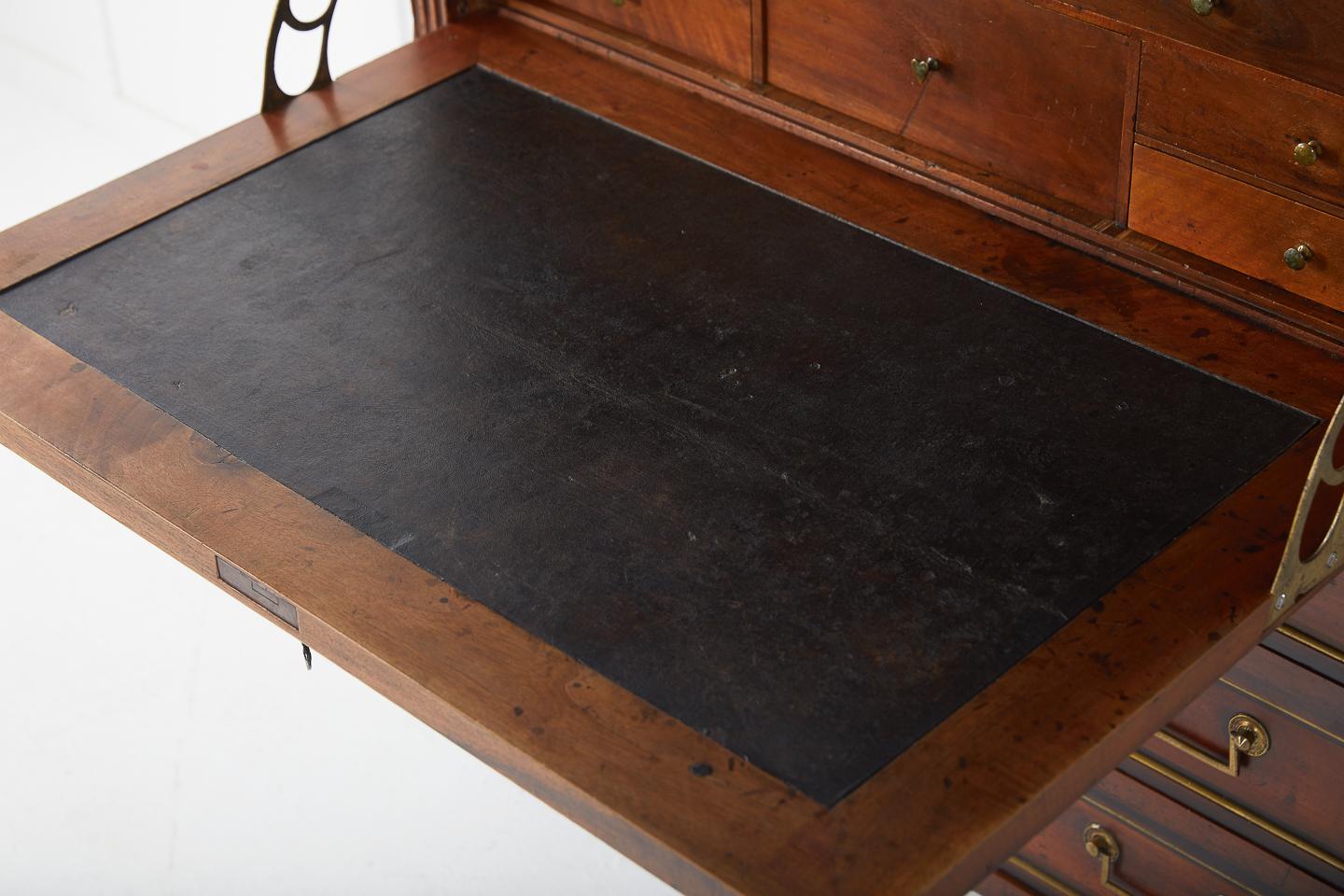 Late 18th Century French Cherrywood Secrétaire à Abattant In Good Condition In Gloucestershire, GB