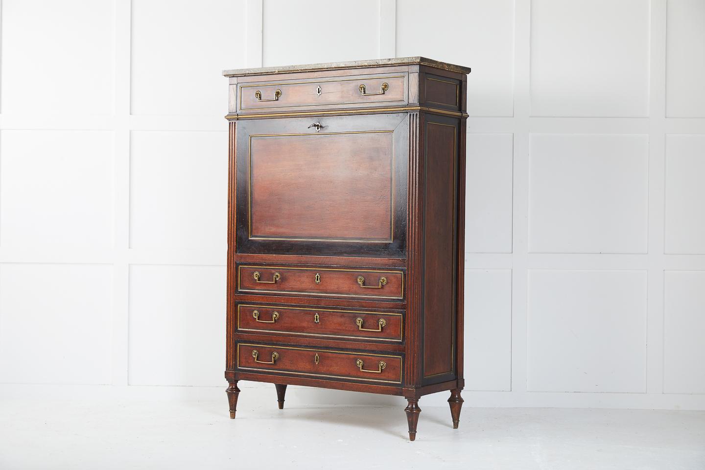 Late 18th Century French Cherrywood Secrétaire à Abattant 3
