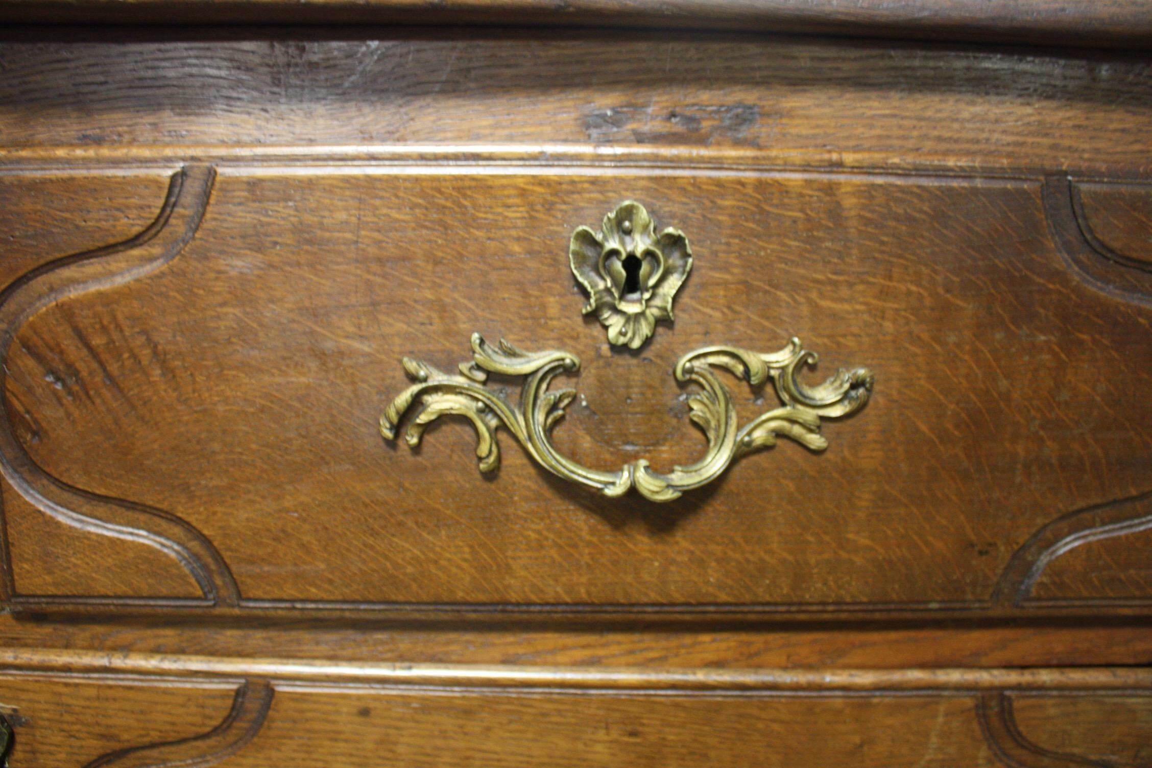 Late 18th Century French Commode In Good Condition In Stockbridge, GA