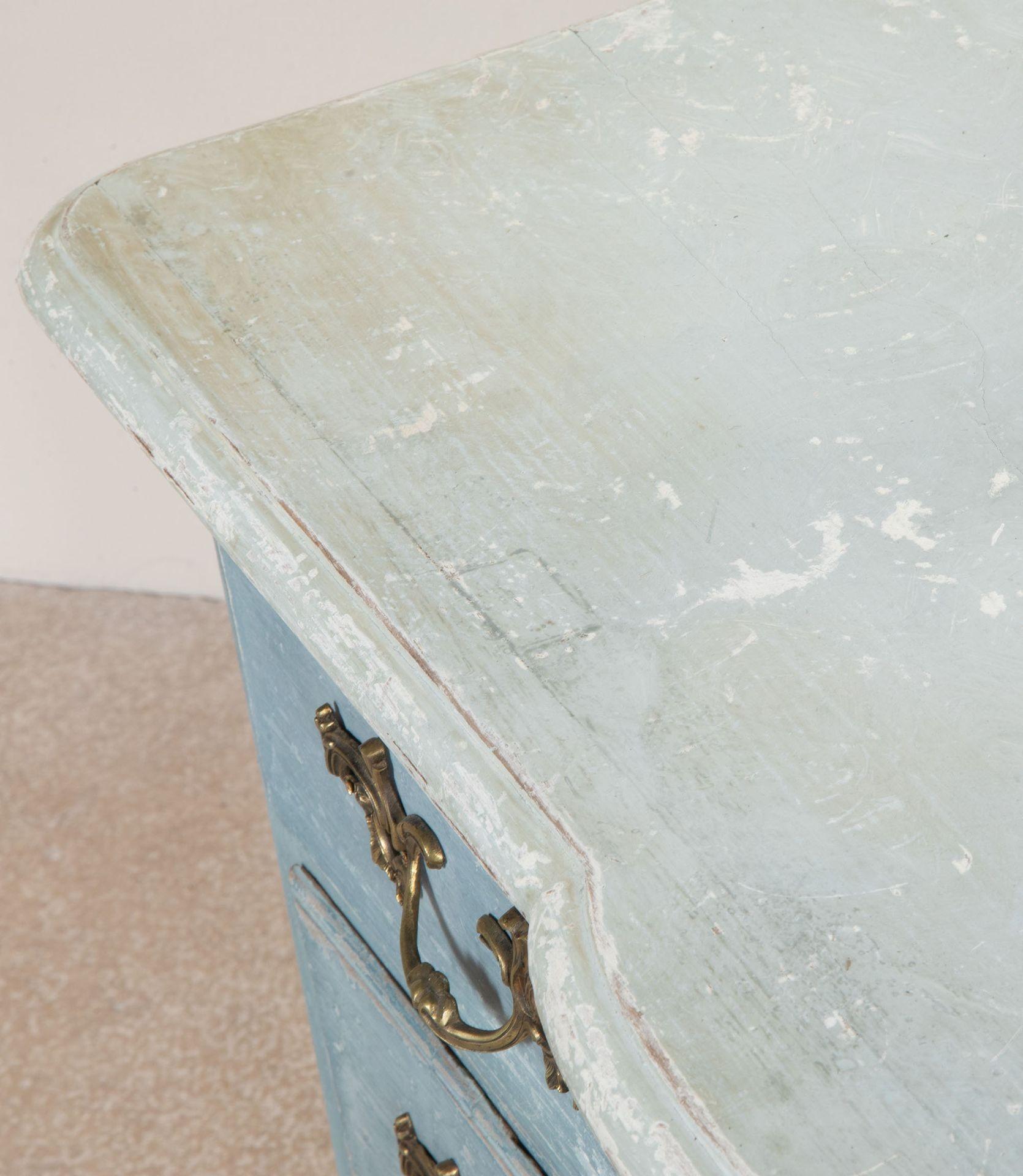 Late 18th Century French Commode In Good Condition For Sale In Gloucestershire, GB