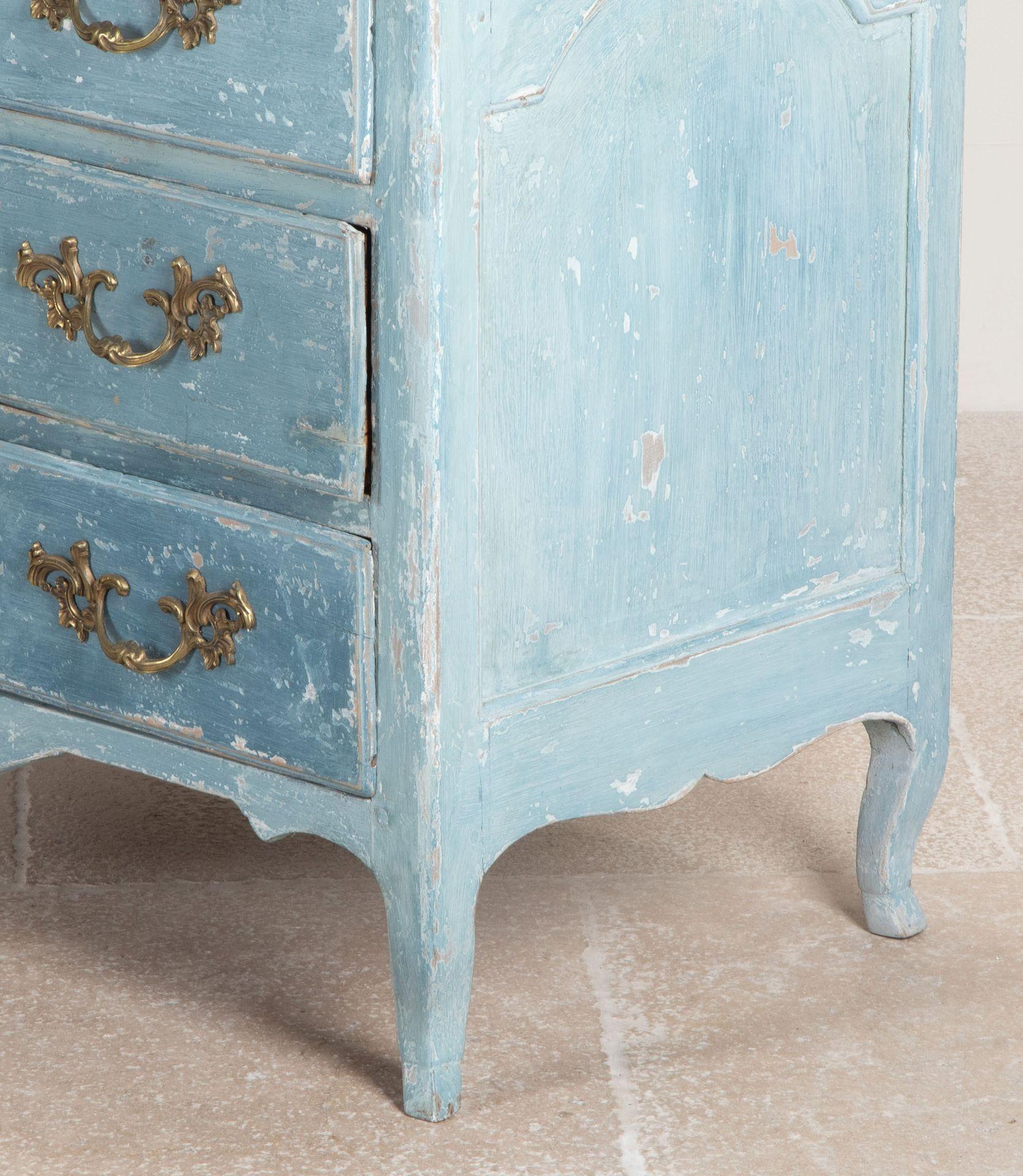 Late 18th Century French Commode For Sale 1