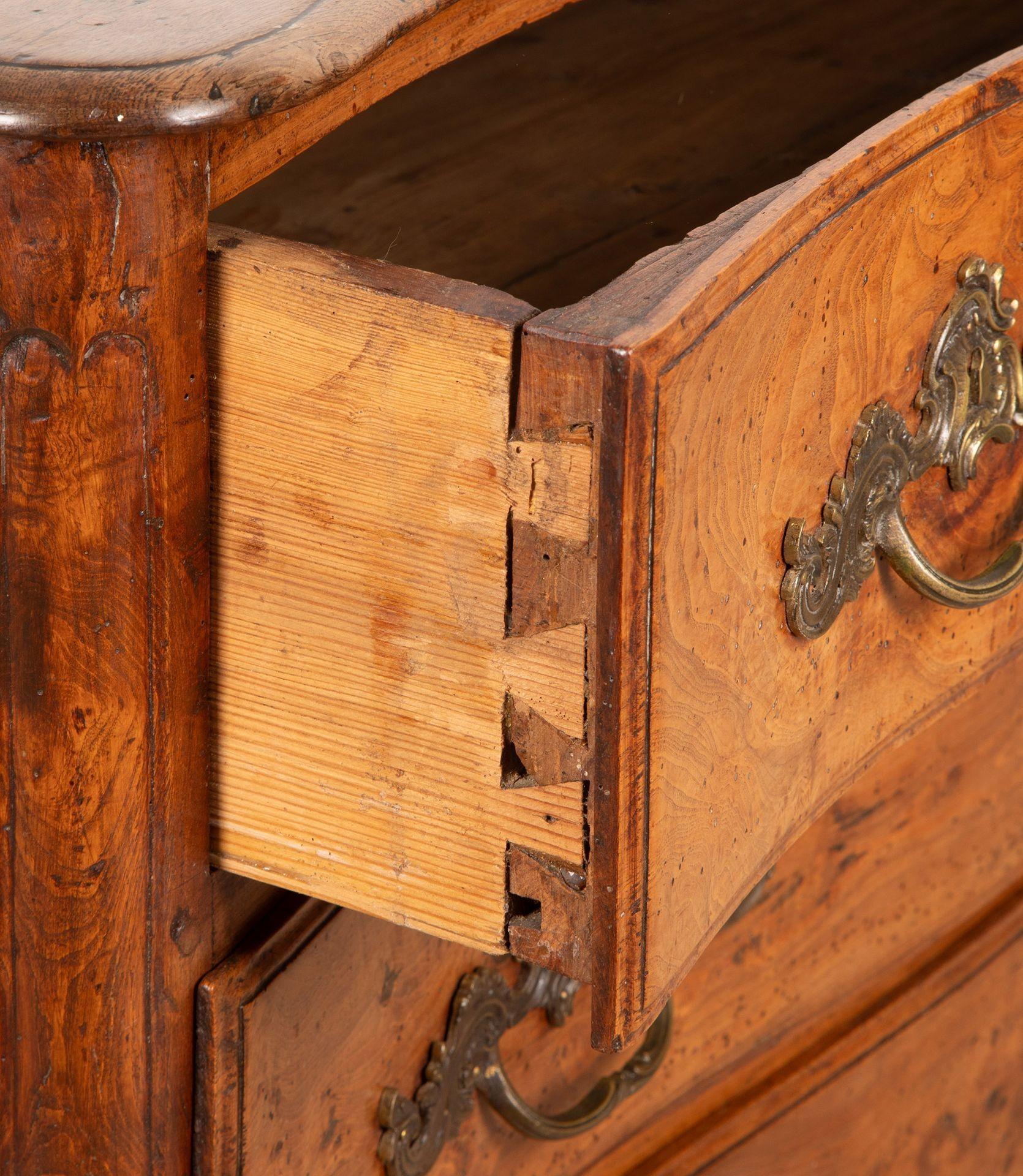 Commode francese della fine del XVIII secolo proveniente dal Perigord in vendita 4