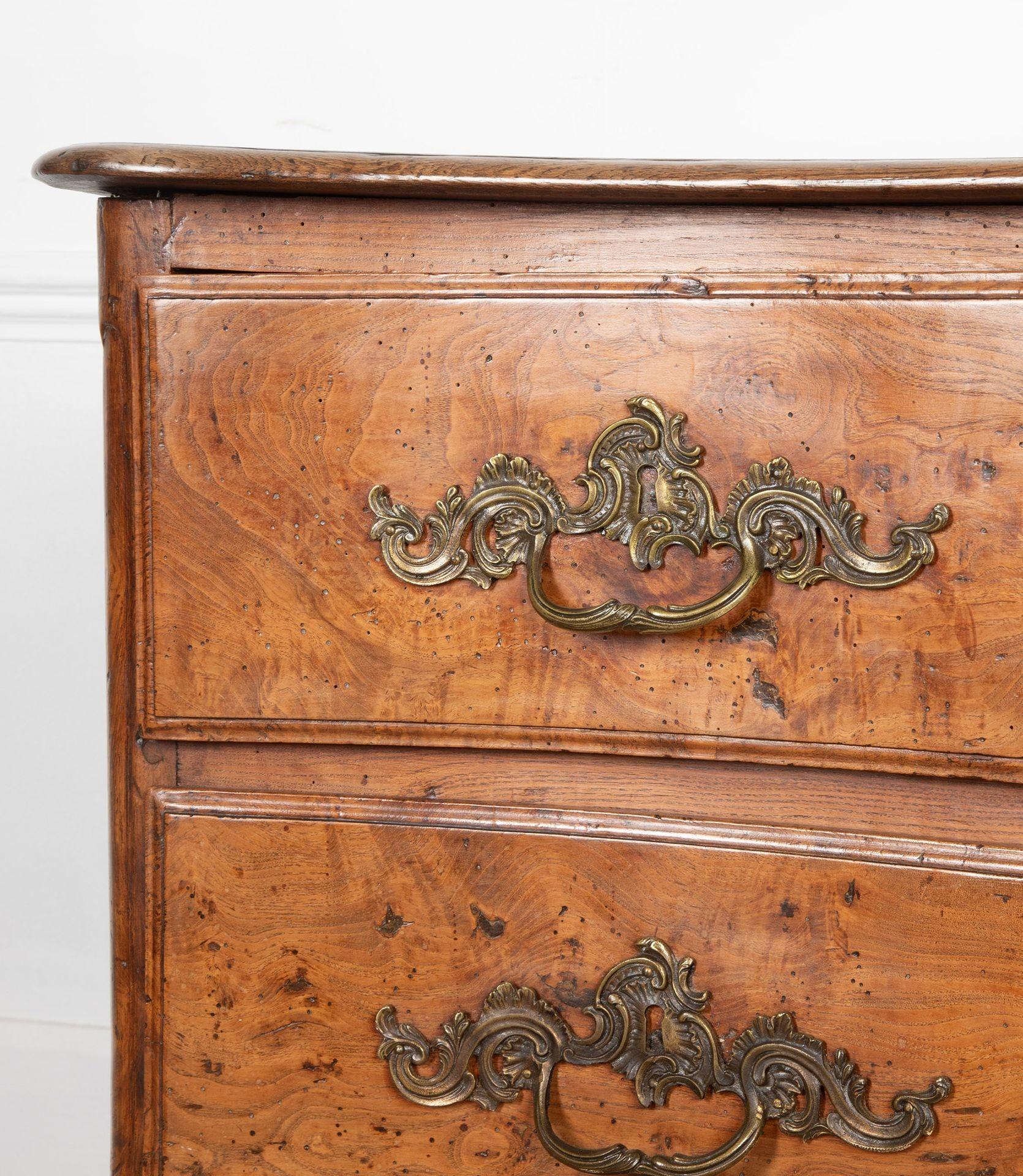 Francese Commode francese della fine del XVIII secolo proveniente dal Perigord in vendita